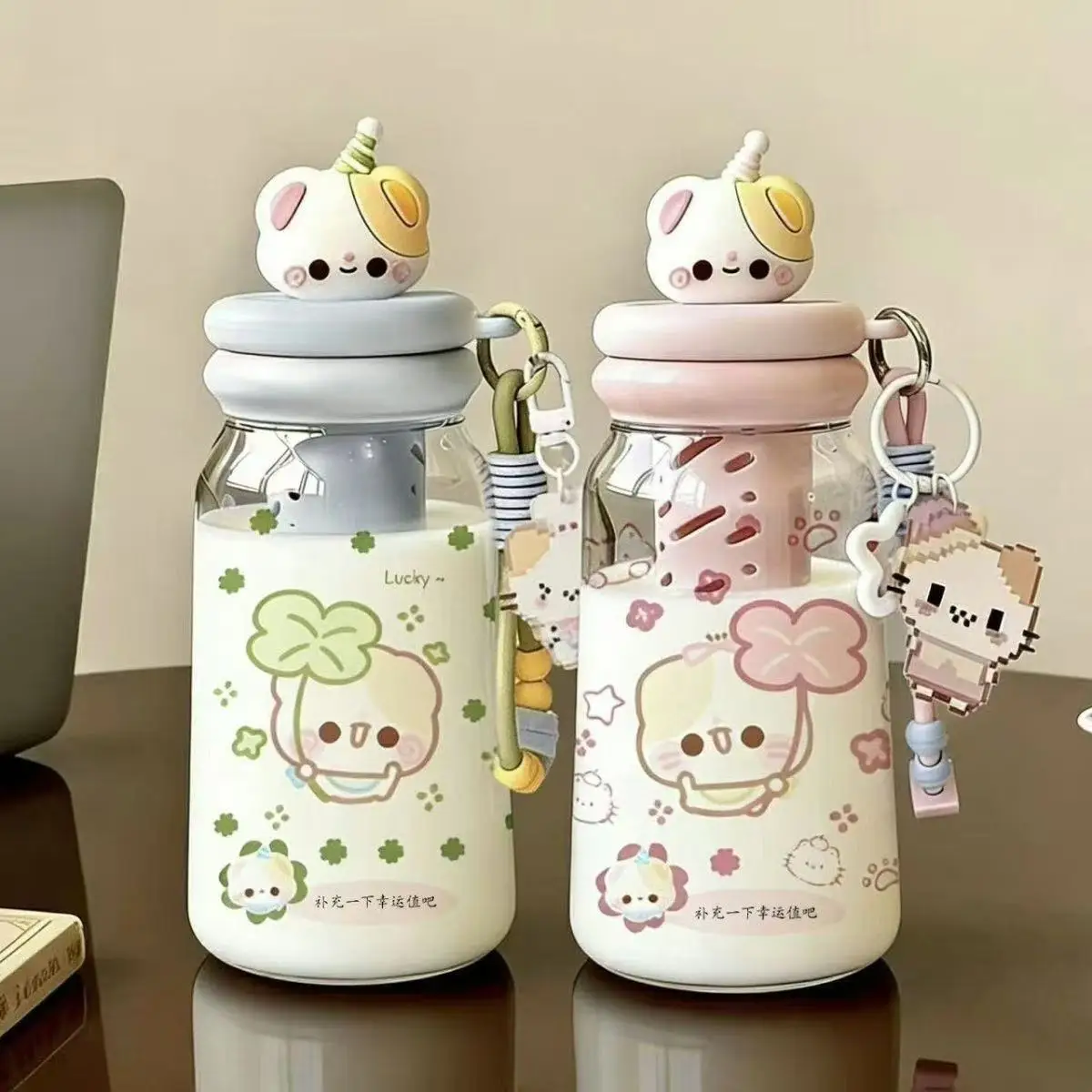 Niedlicher japanischer Wasserbecher, Cartoon-Trinkbecher aus lebensmittelechtem Material, Nischen-Design, schlicht, stoßfest, hochwertiger Sommer-Plastikbecher, Kinder-Wasserbecher