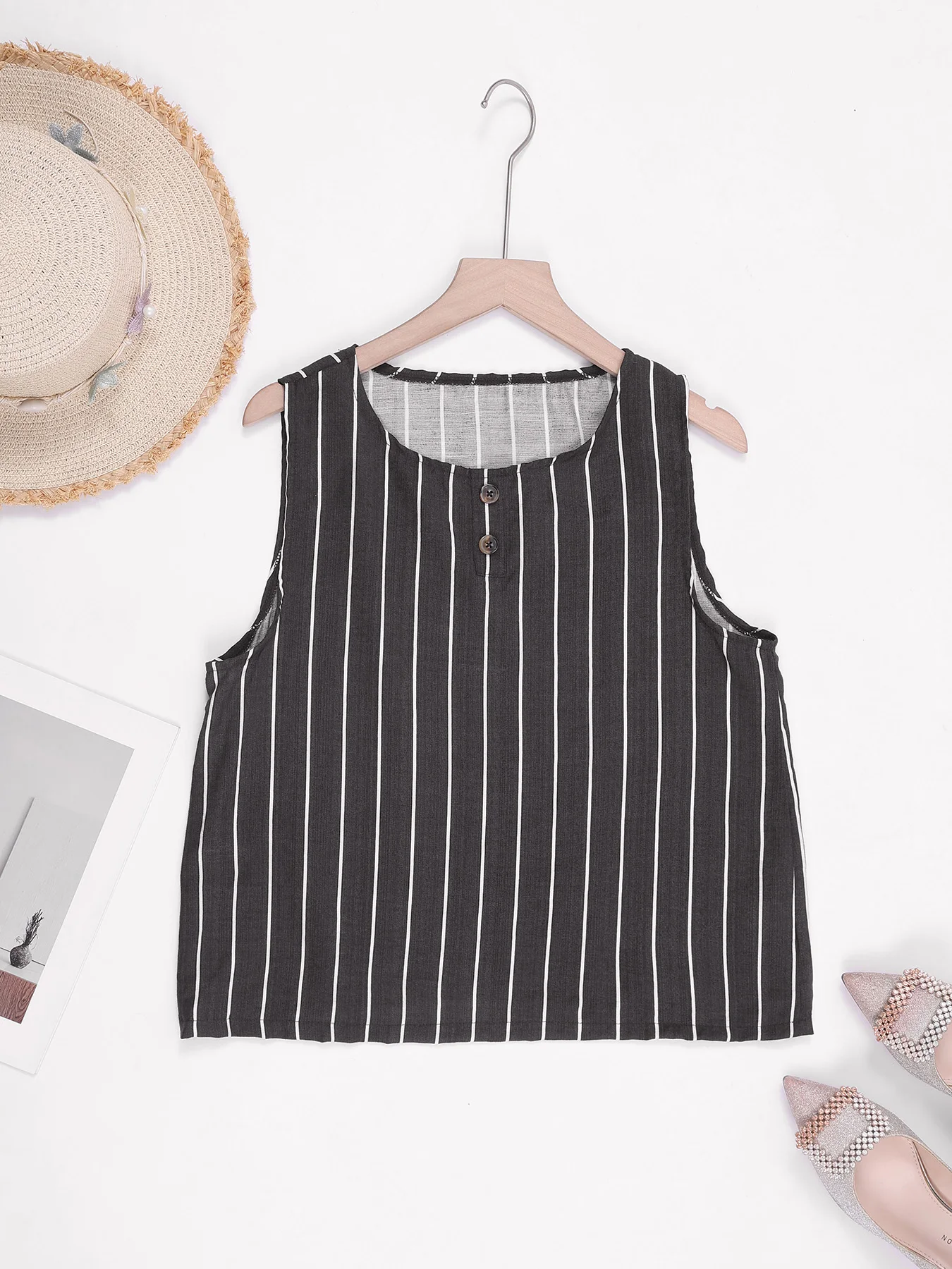 Gestreiftes zweiteiliges Outfit für Damen, ärmelloses Tanktop mit Knöpfen und elastische Hose mit weitem Bein und Kordelzug, lässiger Urlaubskostüm – Detail 26