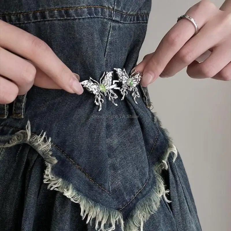 Calça jeans com cintura borboleta oca