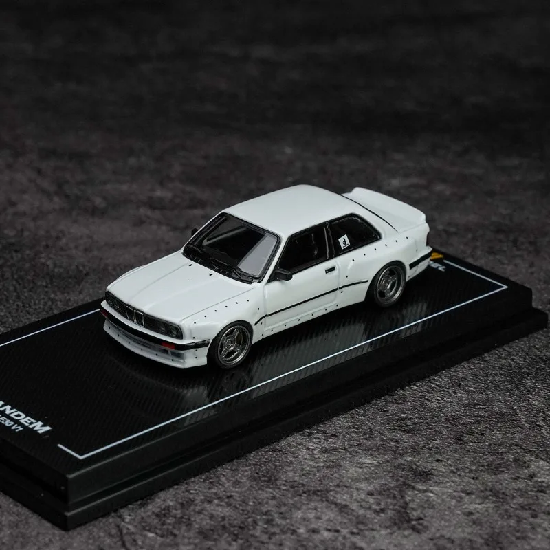 en-stock-modele-de-voiture-en-alliage-m3-e30-rocket-rabbit-1-64-modele-de-voiture-statique-moule-sous-pression-objet-decoratif-creatif-cadeau-de-festival