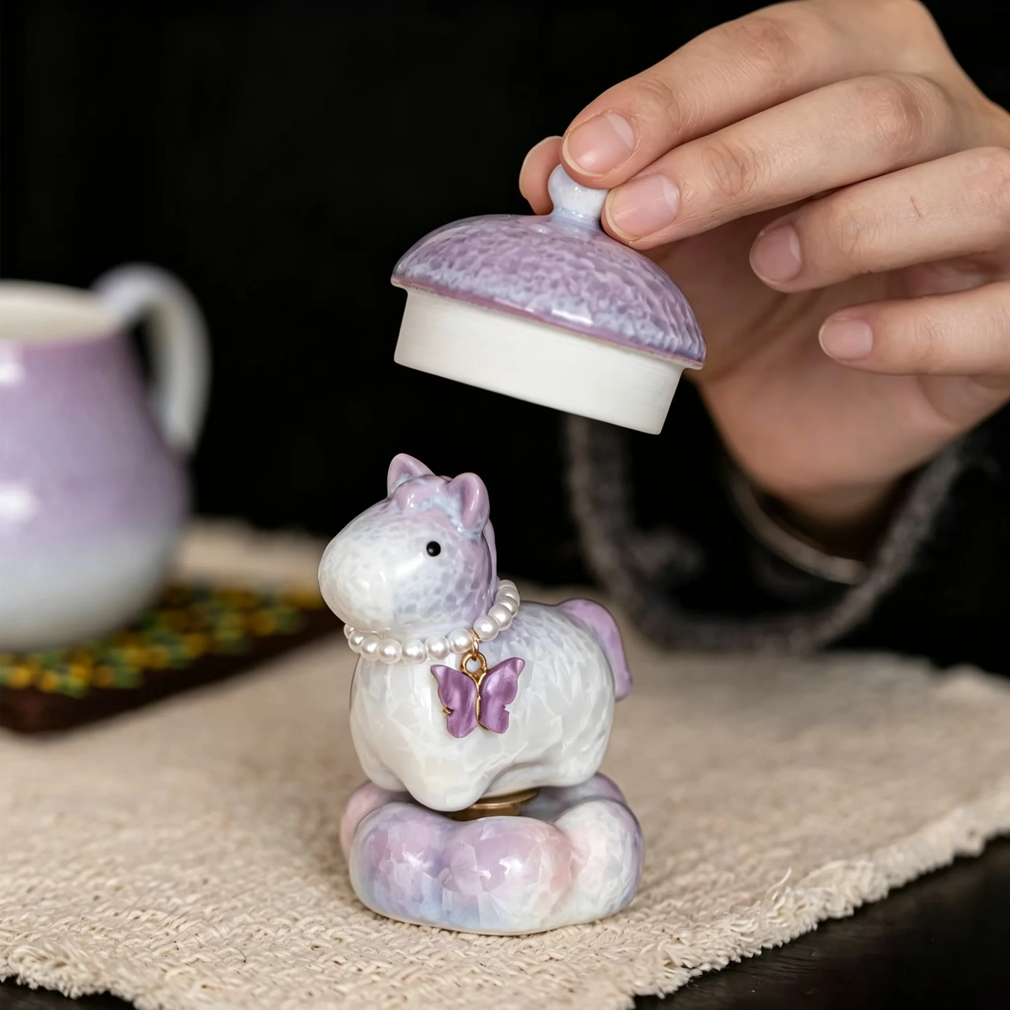 Kiln Fambe Crystal Glaze Little Cute Horse Rotating Teapot Cover Holder Boutique Cover Frame Lid Bracket Zisha Pot Lid Shelf