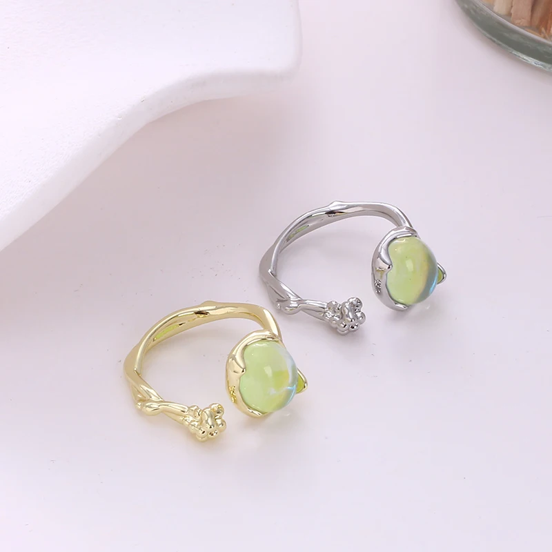 Unique and Minimalist Designer Egg-Shaped Stone Ring for Women with a Trendy and Edgy Style - Opening Upward Fashion Accessory