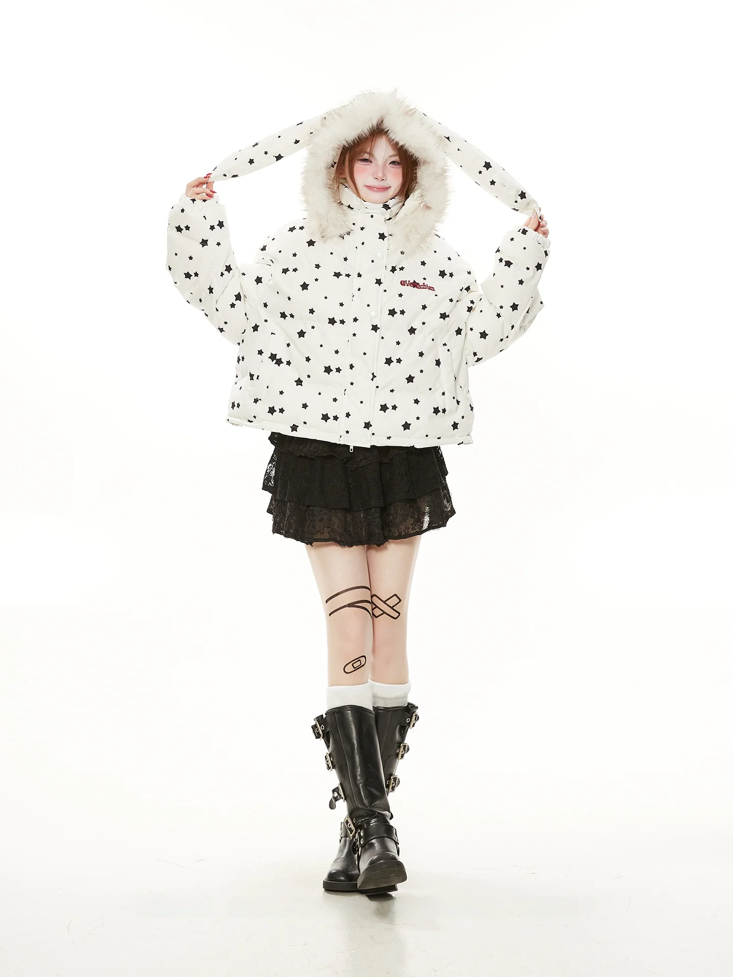 

Корейская модная женская зимняя теплая куртка из хлопка с принтом, меховым воротником и принтом в виде пятиконечной звезды