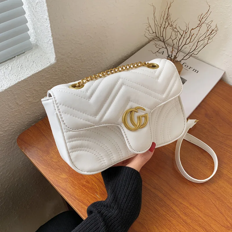 ​2025 New Women's Love Chain Crossbody Bag - Wave Pattern Shoulder Purse, Fashionable Versatile for Daily Use, Chic Design​