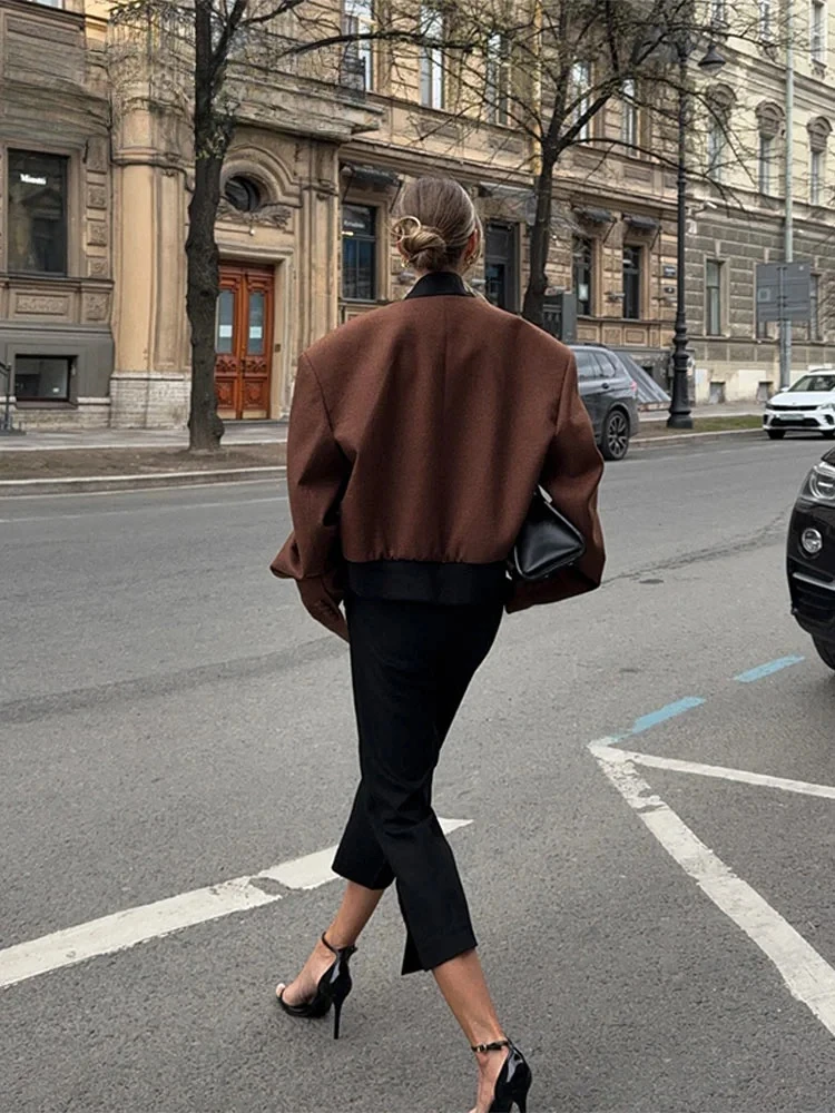 

Новинка 2023 года, осенние повседневные женские куртки, модные однотонные женские куртки с одной пуговицей и лацканами, короткая уличная одежда, лоскутная женская верхняя одежда со вставками