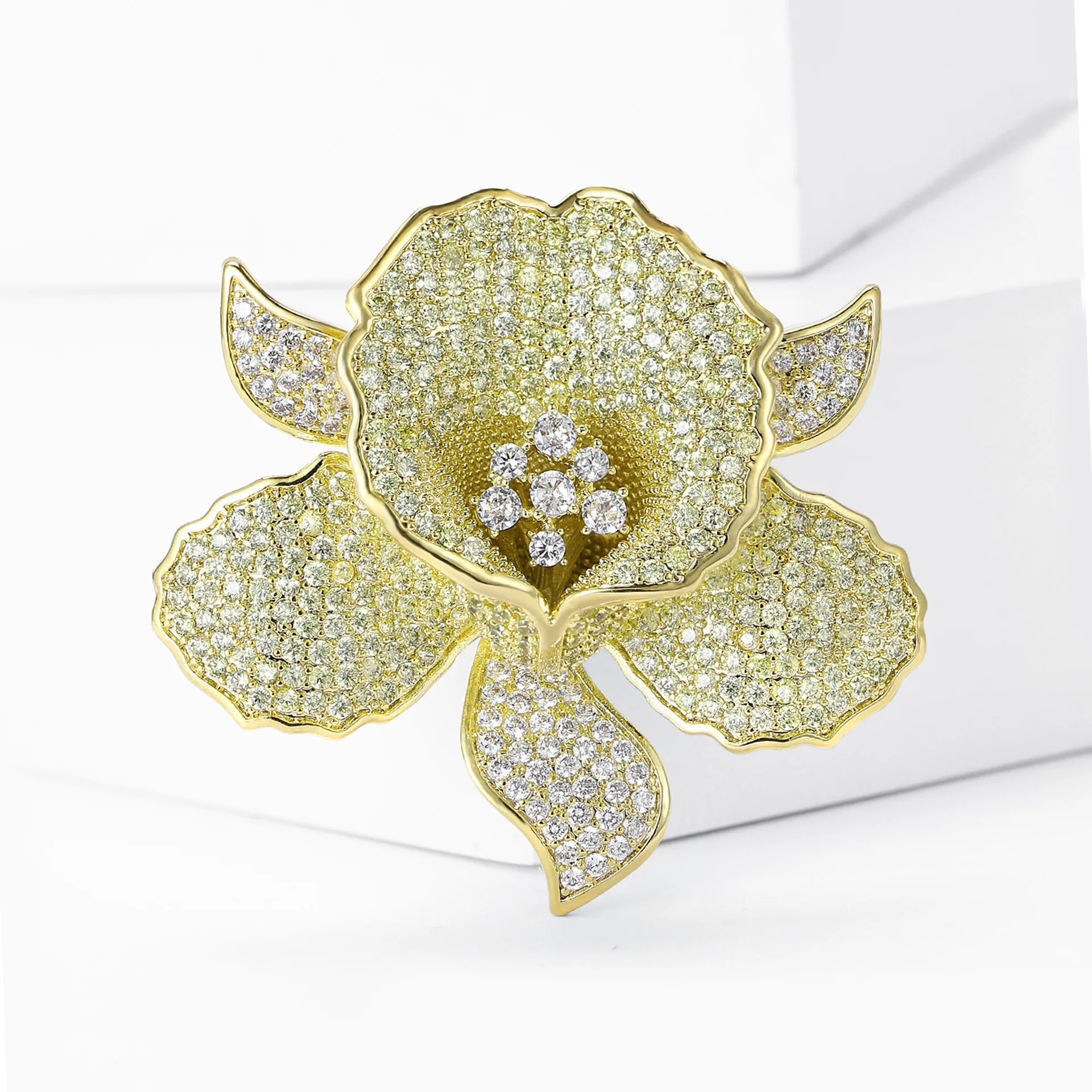 

Delicate Luxury Cubic Zirconia Orchid Brooch Elegant Rhinestone Floral Pin Corsage Accessory for Women's Cheongsam Shawl