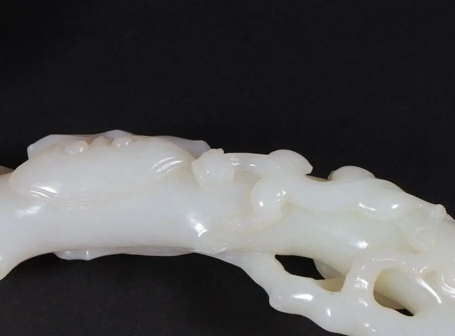 CHINESE QING DYNASTY 795g 100% NATUURLIJKE HOTAN WITTE JADE HANDGESNEDEN RU YI STANDBEELD