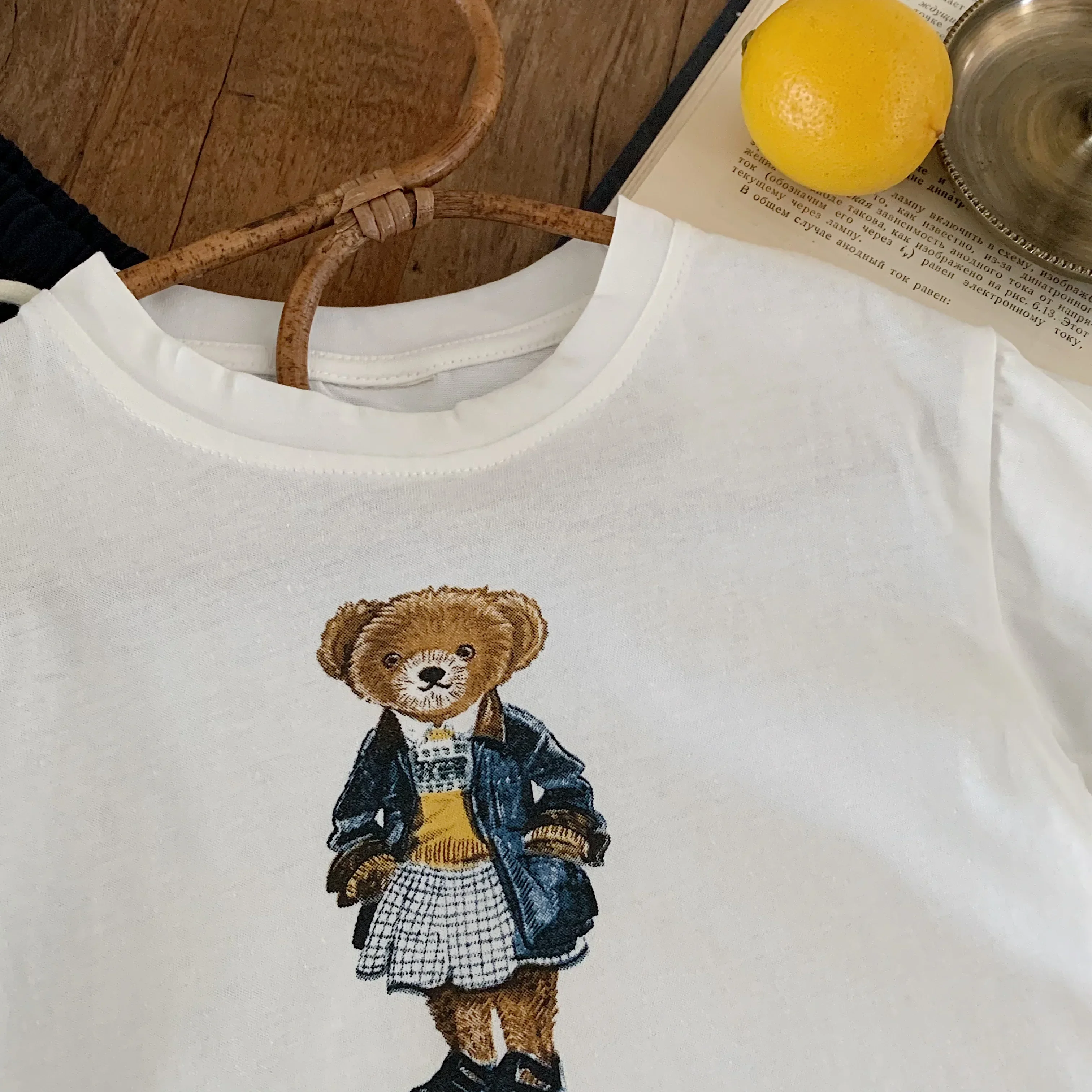 2026 Kinder-T-Shirt mit Rundhalsausschnitt aus reiner Baumwolle, Sommer-T-Shirt mit Cartoon-Bären-Print, bedrucktes Oberteil im koreanischen Stil für Jungen und Mädchen. – Detail 18