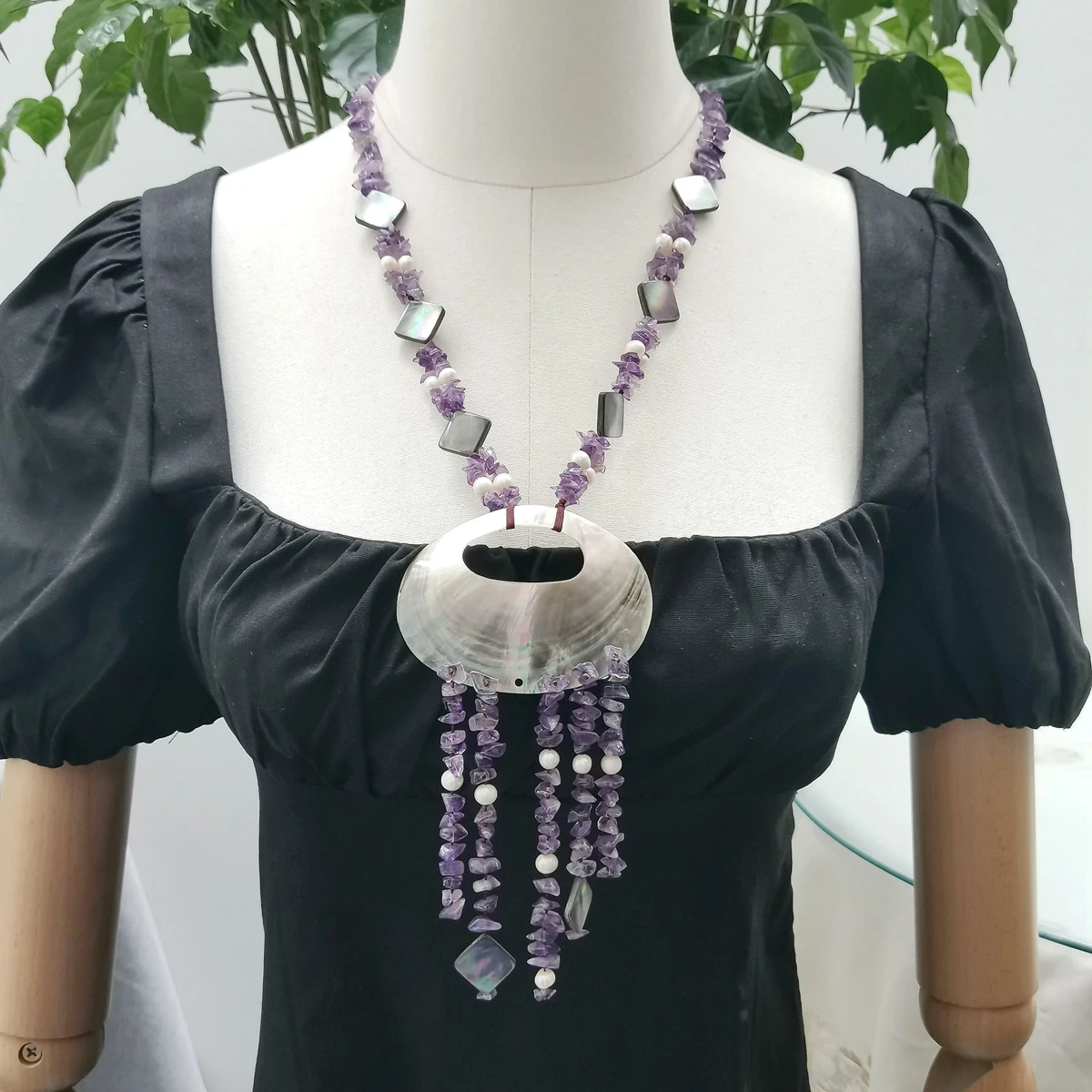 Lii ji lila Farbe Quasten Halskette 66cm Amethyste Perlens chale Anhänger Frauen Schmuck Lager Verkauf