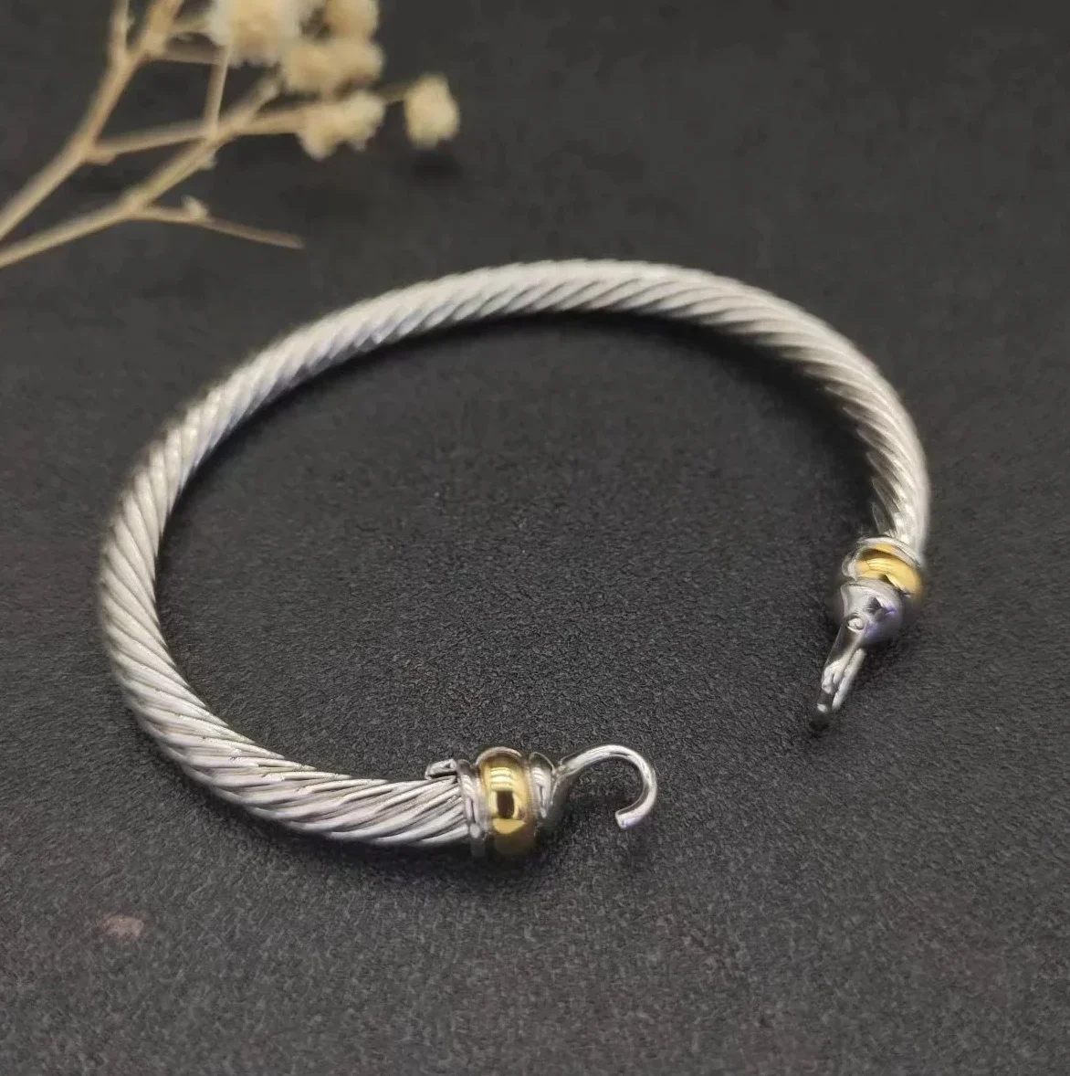 

Luxury Cuff Bangle Cable Designer Stainless Steel Woman Retro Jewelry Classic Men Bangles
