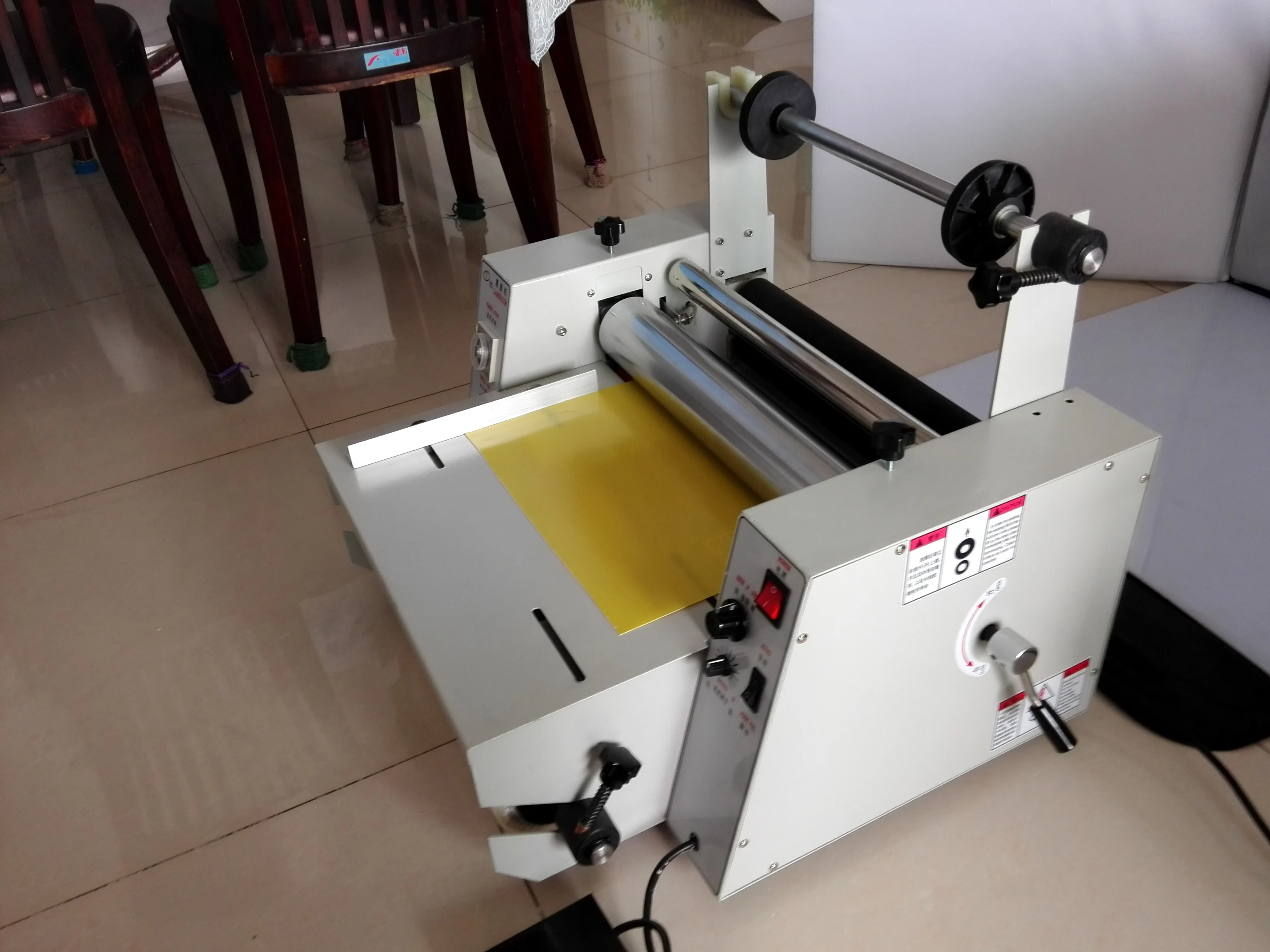 DC-380   Cold&hot Laminating Machine, Hot Laminator, Roll Laminating Machine max laminating width 365MM