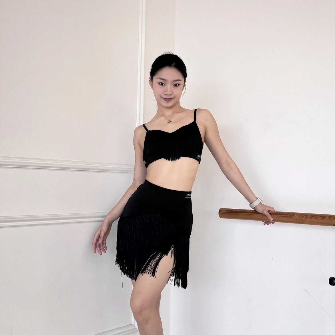 

2025 Strap Short Top Tassel Skirt Practice Outfits Latin Dance Costumes For Adult Female Chacha Rumba Tango Latin Wear DQS19816