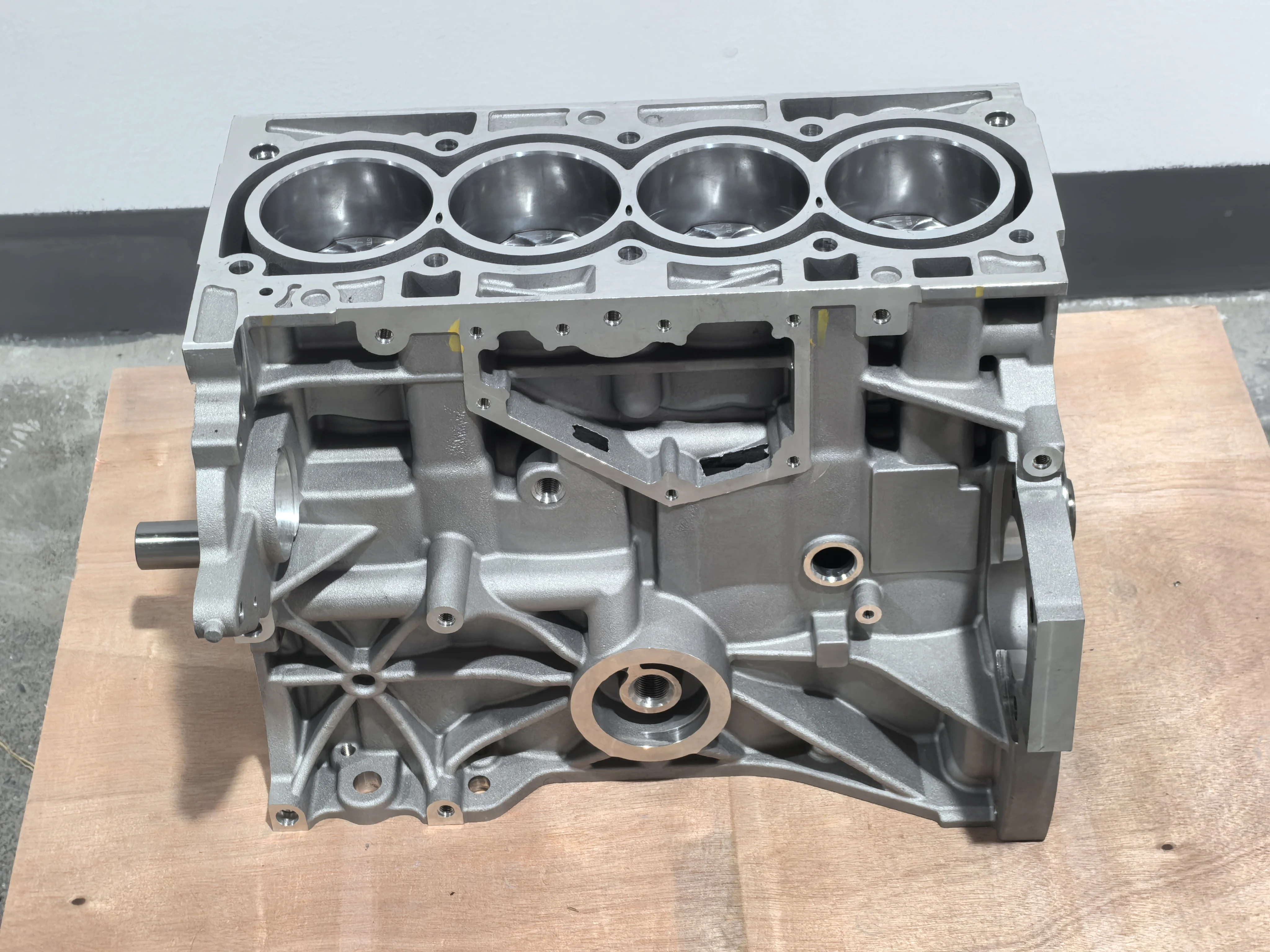 High Quality 1.5 EcoBoost Short Block New Aluminium Cylinder Heads for Ford Kuga Mondeo Car Models DS7G-6011-JB 1.5 Ford Engine
