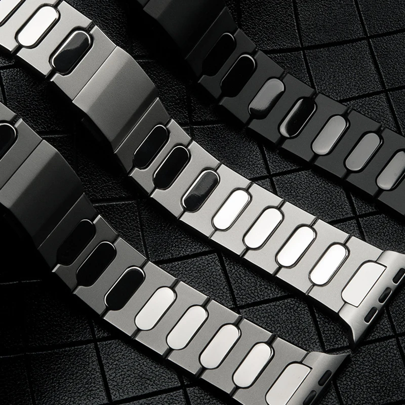 Magnetic Titanium Strap for Apple Watch 49mm 46mm 45mm 44mm Luxury Men Bussiness Band For IWatch 12 11 10 9 Ultra 4 3 2 Bracelet