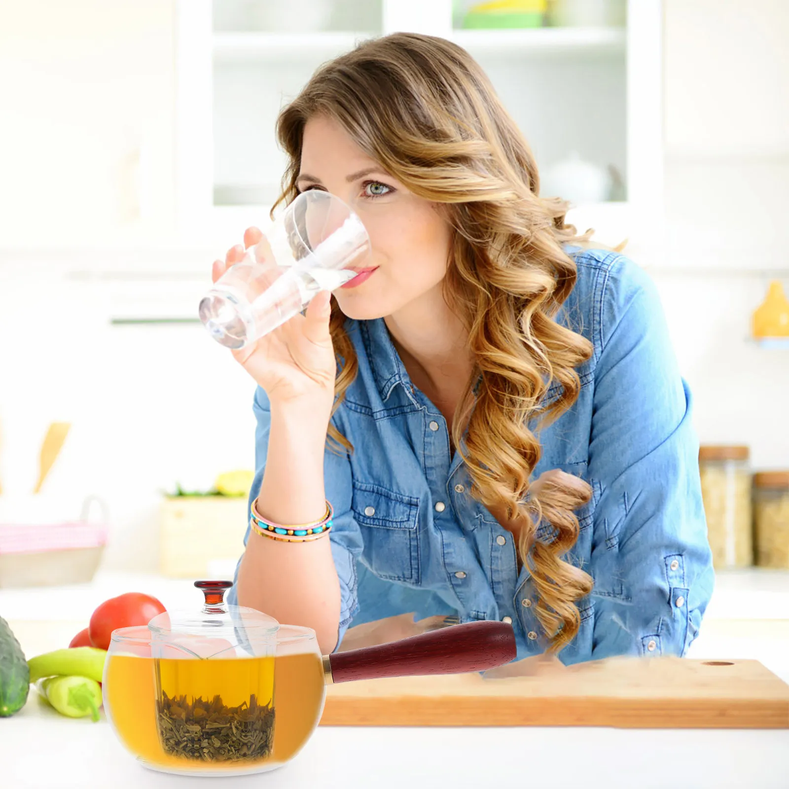 

Glass Tea Kettle with Natural Wood Handle Tea Brewing Pot Thickened Heat Resistant Body Inner Infuser for Hot Cold Drinks