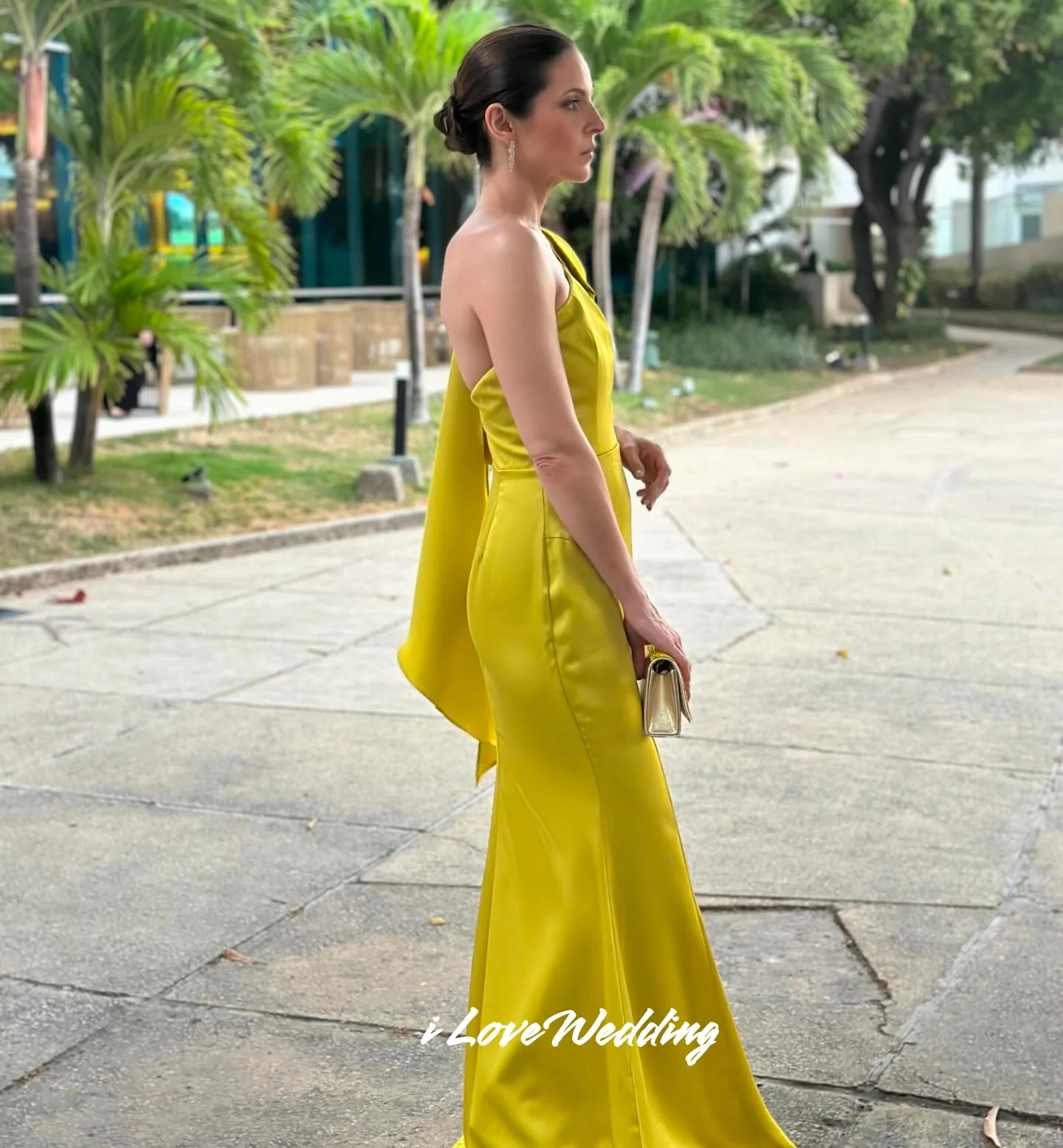 Yellow One Shoulder Evening Dresses 2025 Sleeveless Mermaid Bow Backless Floor-Length Pleated Wedding Party Dresses Customized