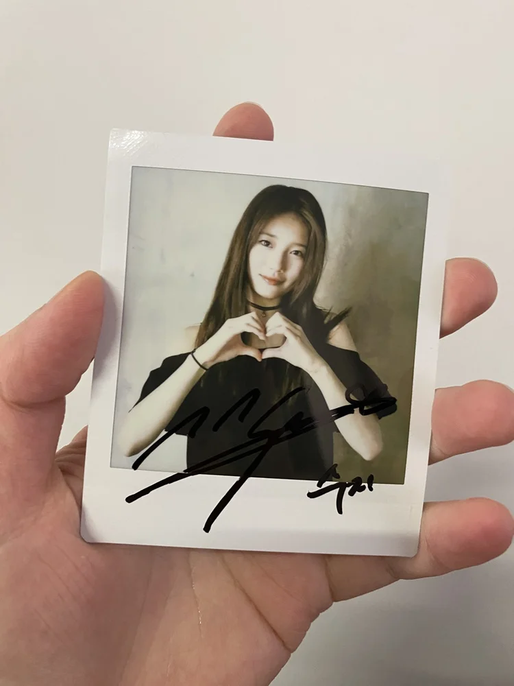 Bae Suzy Autographed Photo Card GIFTS COLLECTION K-POP 0621