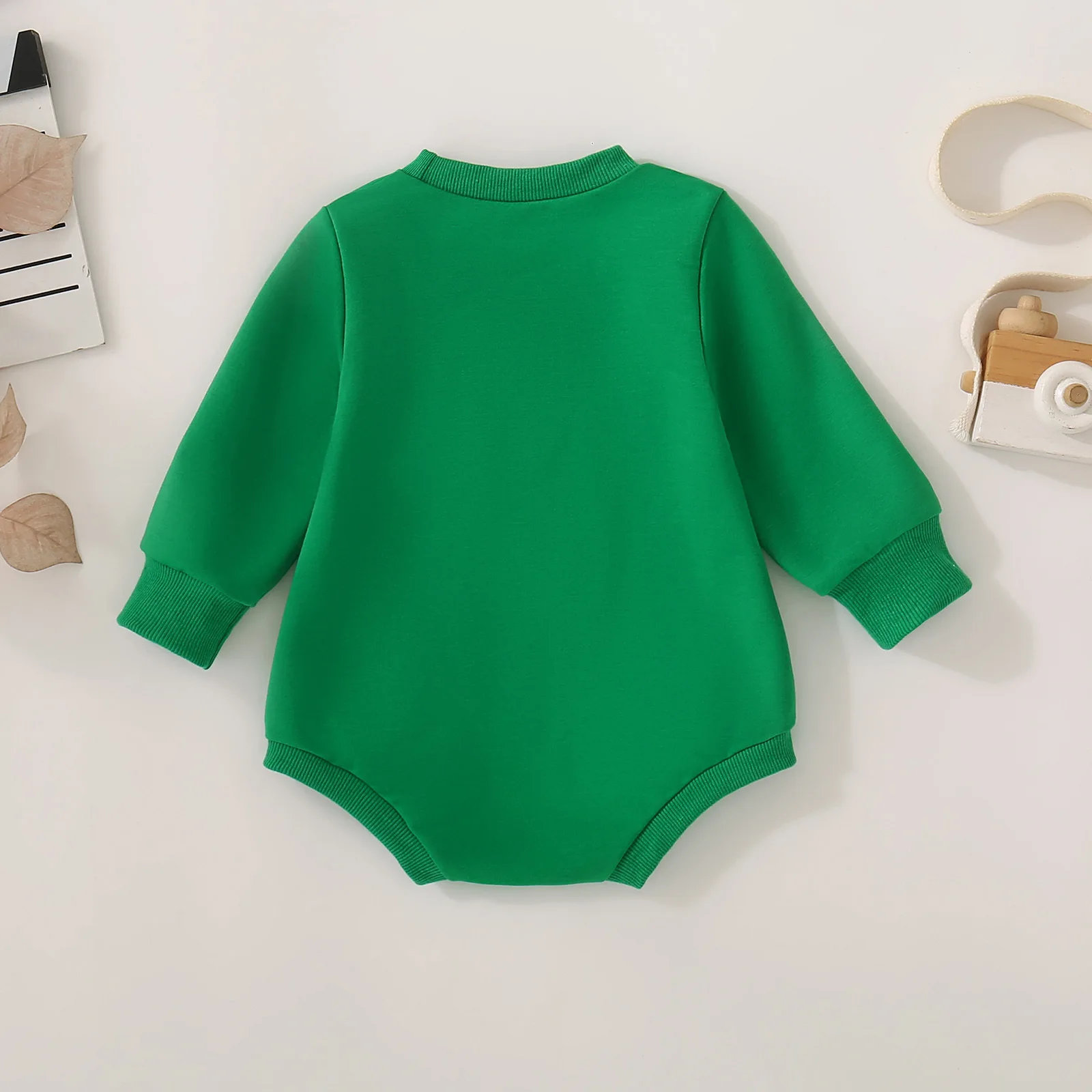 Autumn gender-neutral four-leaf clover towel embroidered green long-sleeved Romper