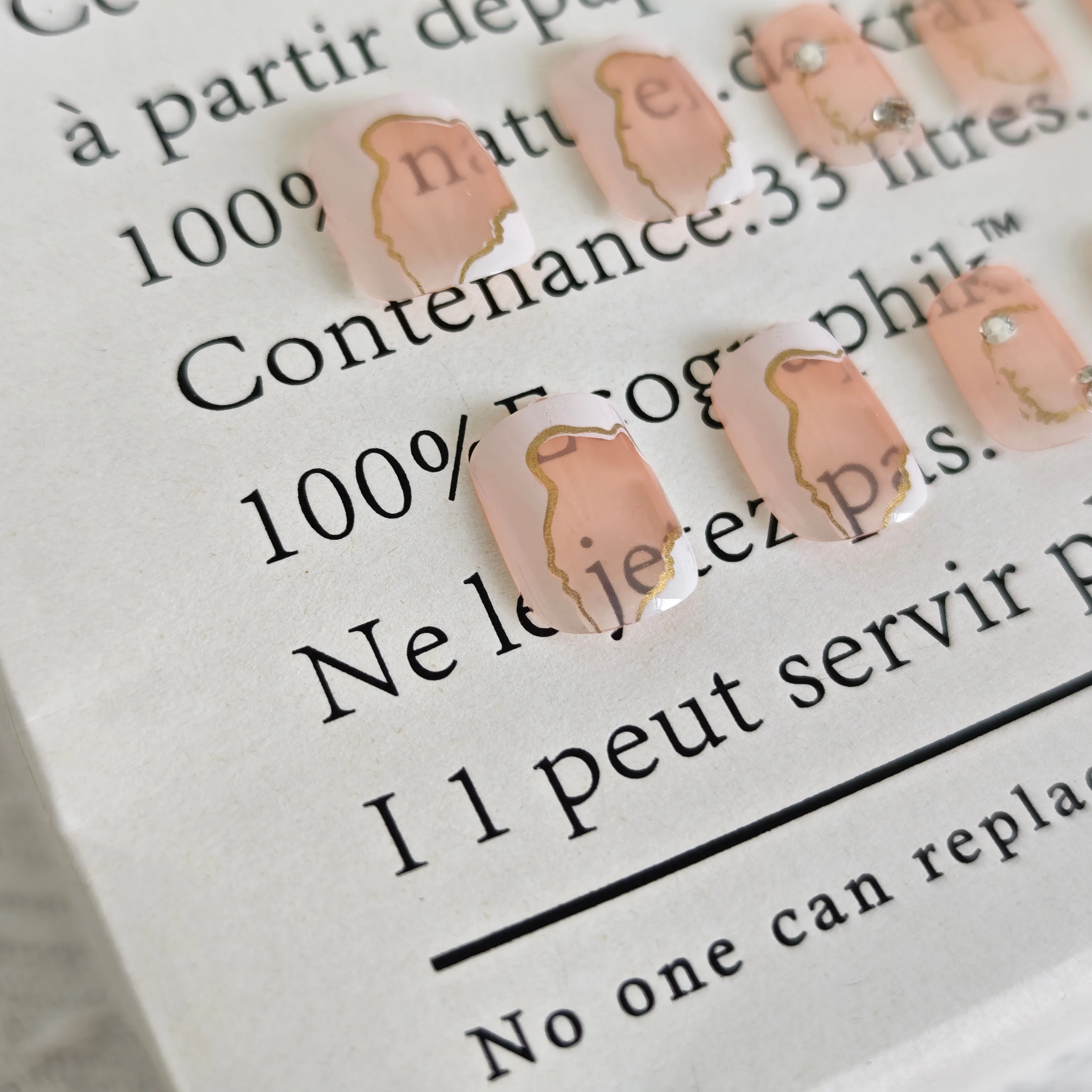 24pcs Icy Asymmetric Foiling Gold Nails Glitter Ballet Press-Ons Euro-Chic Short Length & Mix Sizes Fake Nails Set