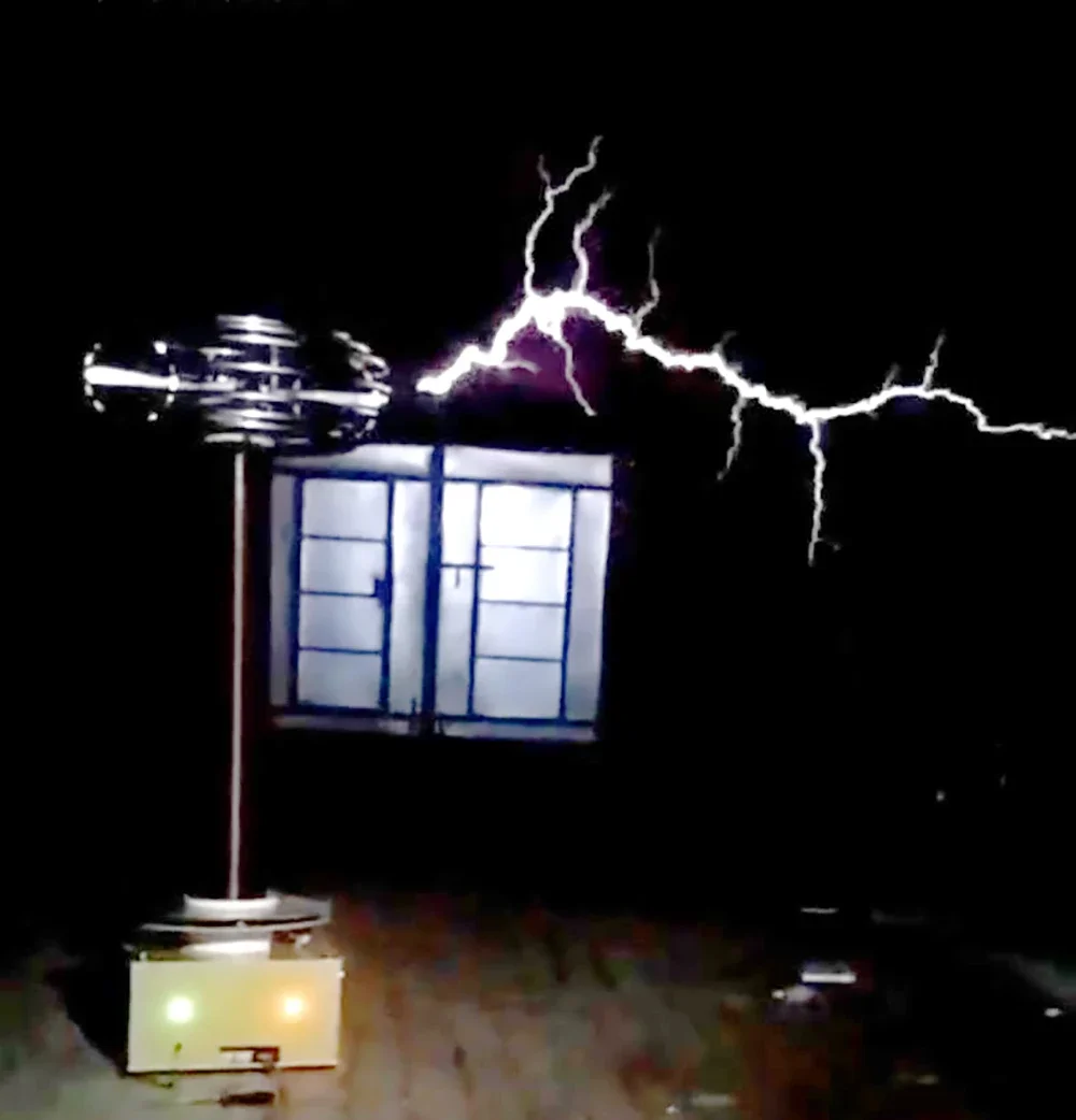 220V Large Tesla Coil 0.5m /1M /1.5m Arc DRSSTC Artificial Lightning Maker Product