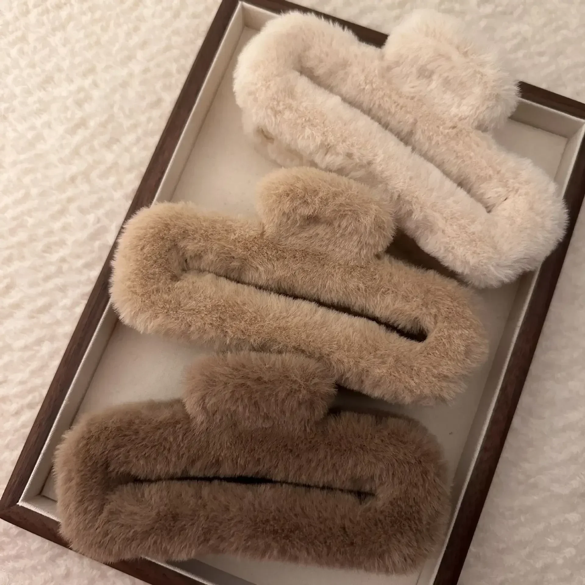 New Square Candy Color Faux Fur Hair Claw Clips Large Hollowed Rectangle Plush Shark Clip Grab Girls Women Hair Accessories 11cm