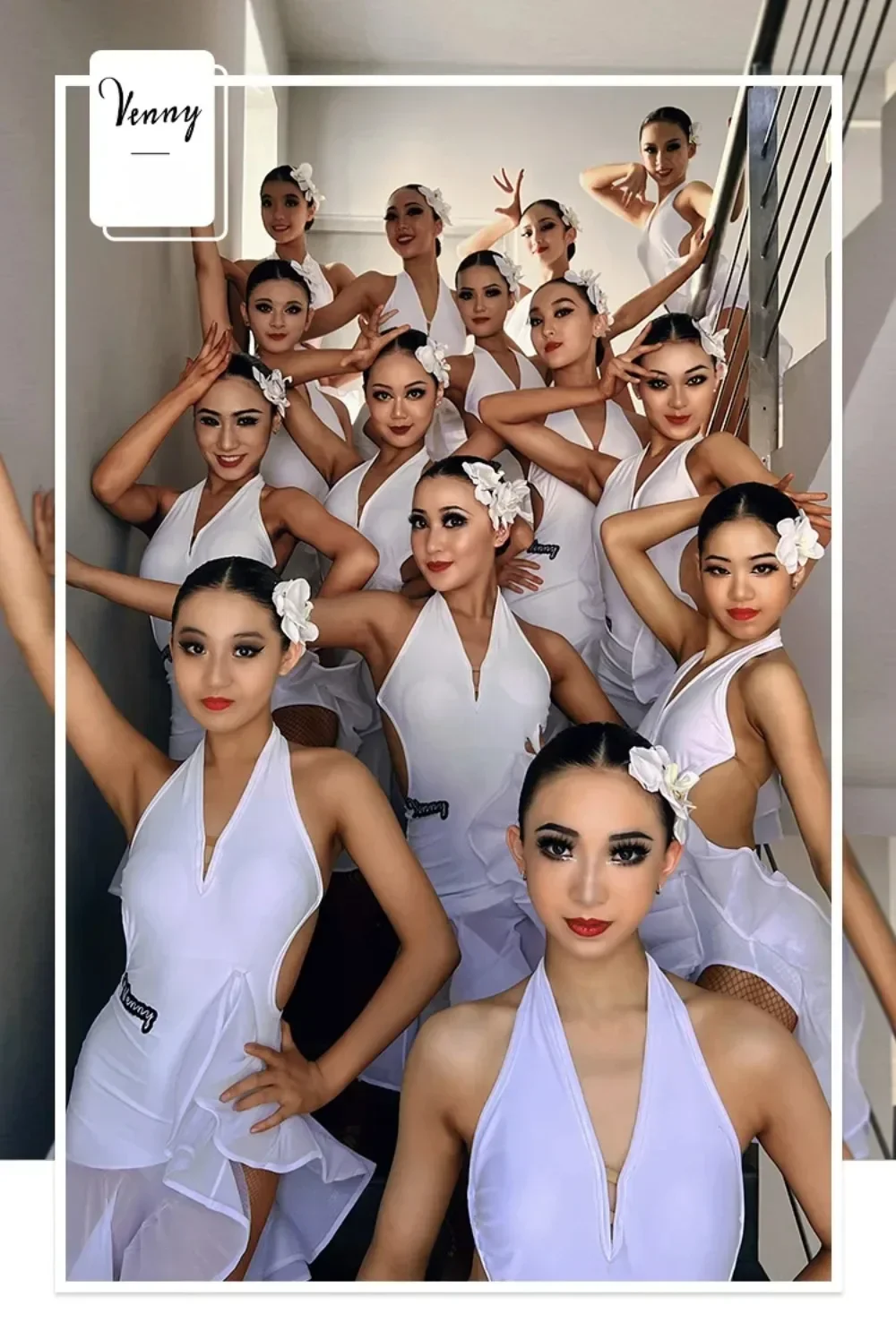 인기 신상 여아 화이트 라틴 댄스 트레이닝 드레스 어린이 홀터넥 민소매 꽃잎형 홀터백 대회 공연 의상