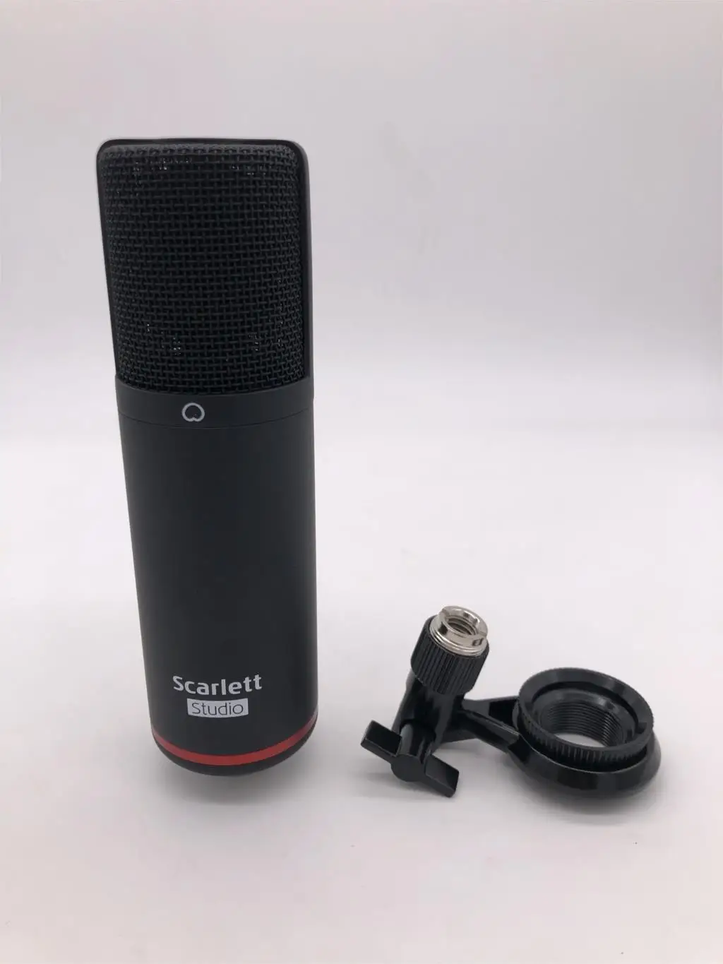 Focusrite Scarlett Studio Scarlett CM25 MkIII studio level large diaphragm Microphone with 3m XLR Cable for vocals