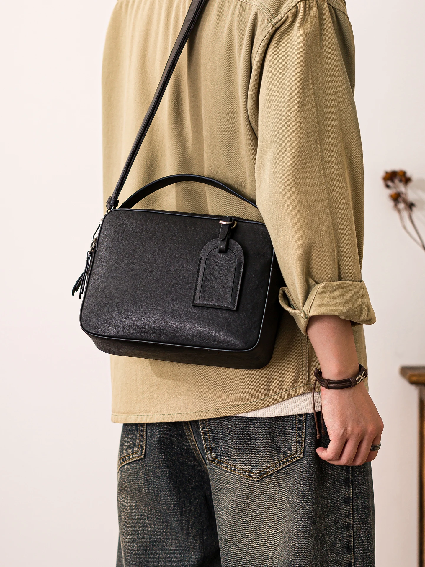 

PNDME simple high-quality first layer cowhide men's crossbody bag outdoor casual daily handmade genuine leather shoulder bag