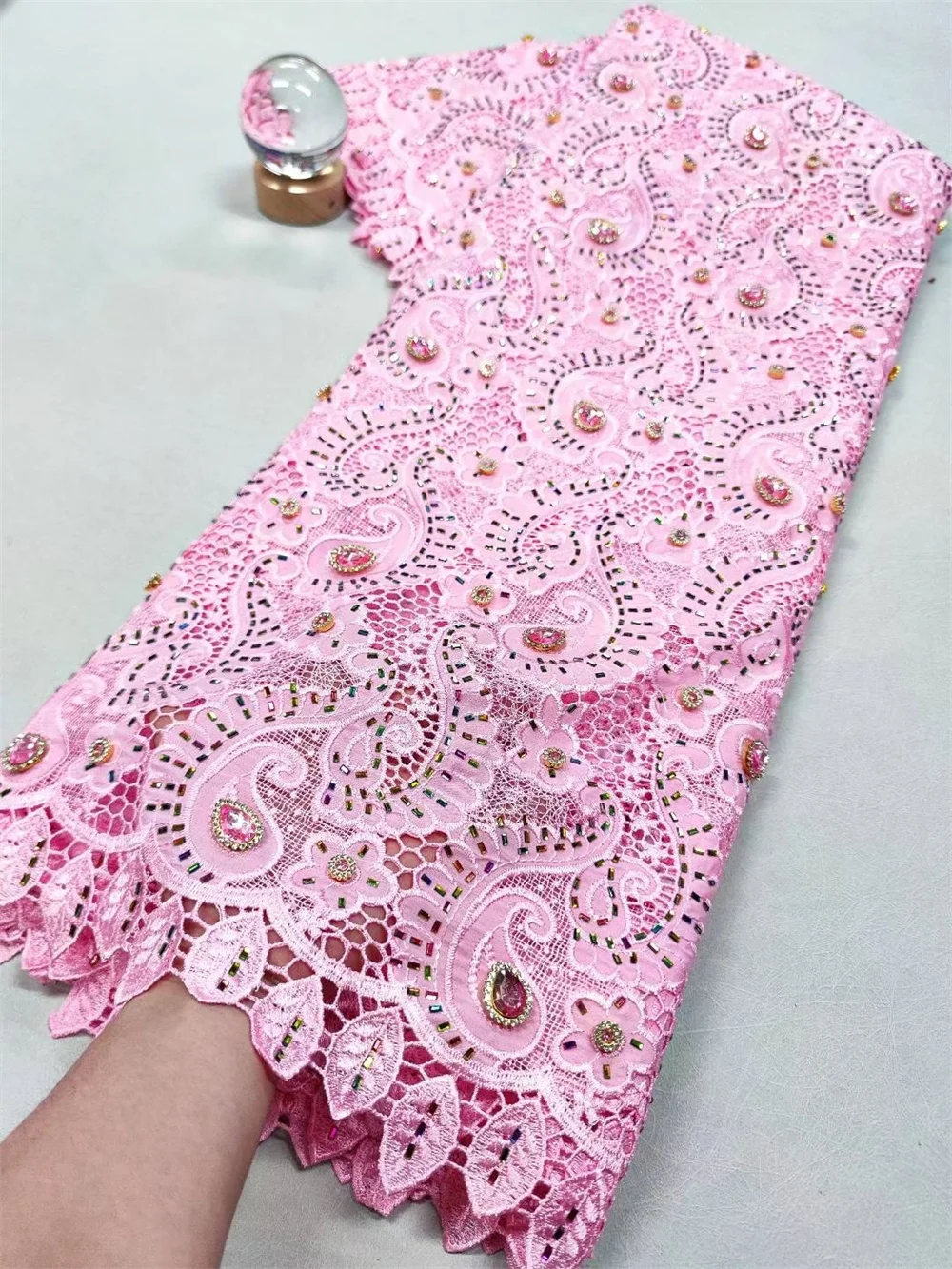 หรูหราแอฟริกันผ้าชีฟองลูกปัดลูกไม้ไนจีเรียผ้า 2025 Royal Blue Laceผ้าผ้าสําหรับเย็บชุดแต่งงานA1063-1