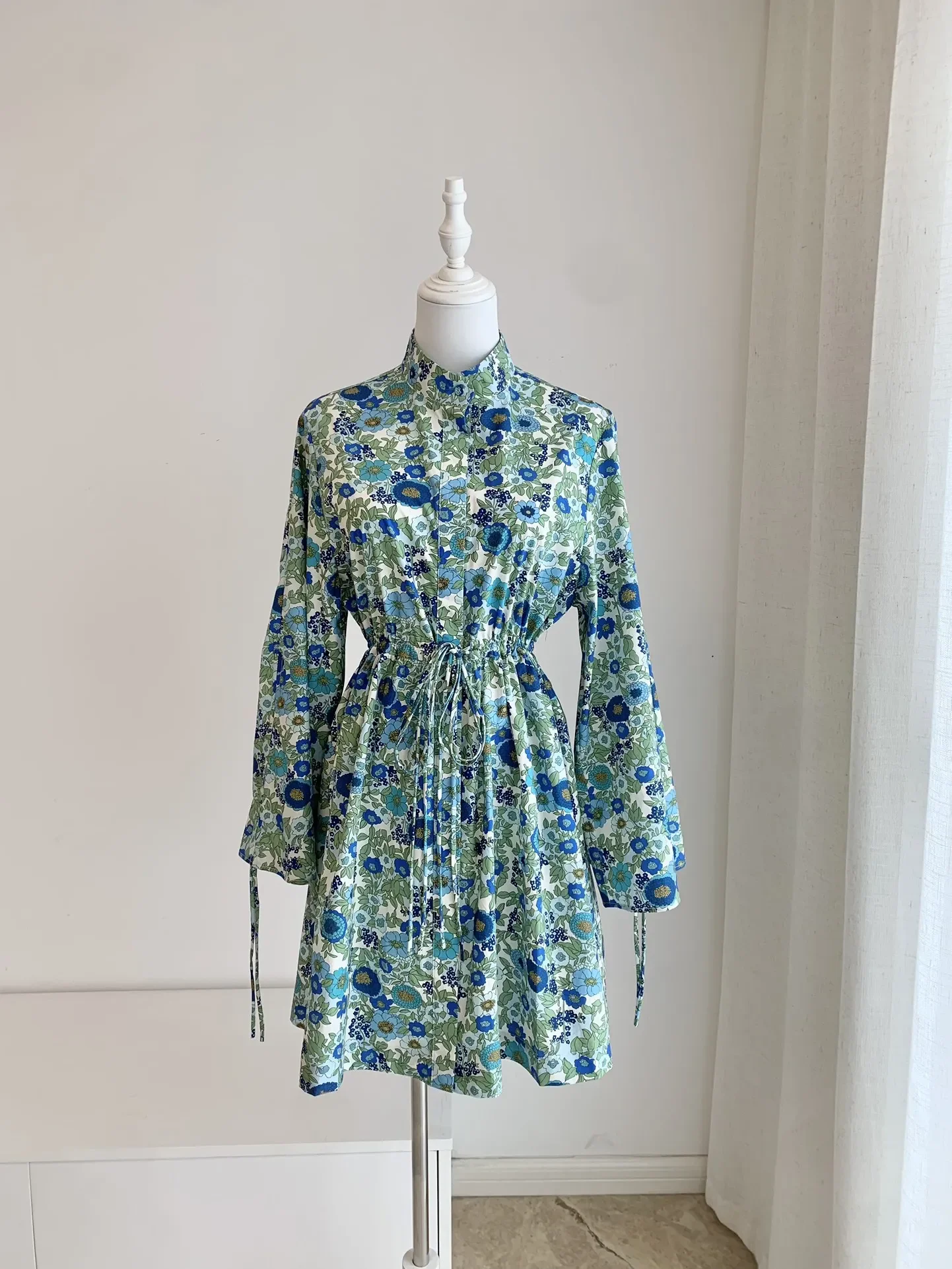 Dames katoenen bloemenprint mini-shirtjurk met lange mouwen Trekkoord zomer nieuwe stijl 2025, retro design casual comfortabele jurk