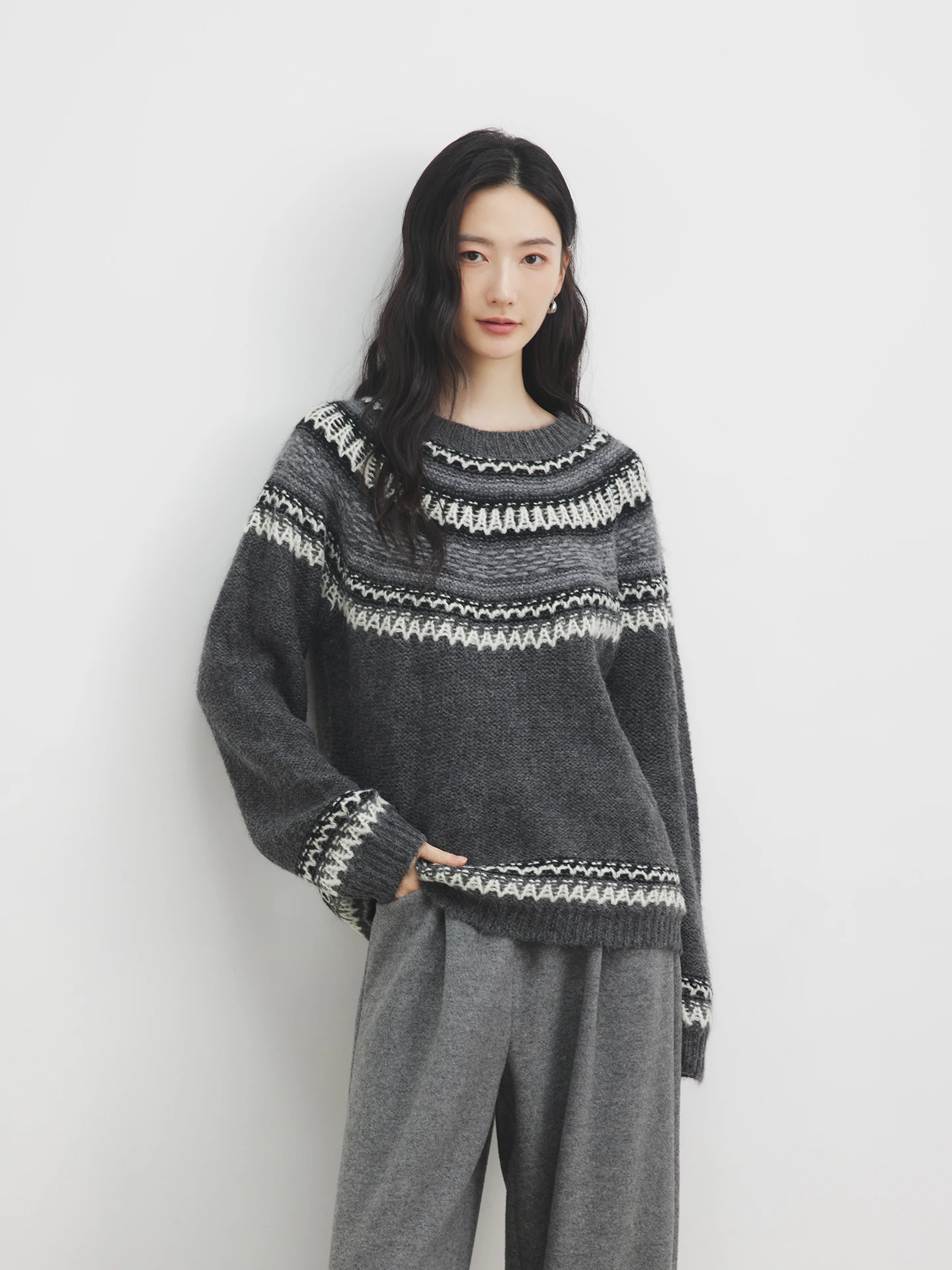 

Вязаный свитер Annata из шерсти альпаки, цвета фавн, с узором Fair Isle, теплый, осенне-зимний, женский, прямого кроя, с длинными рукавами