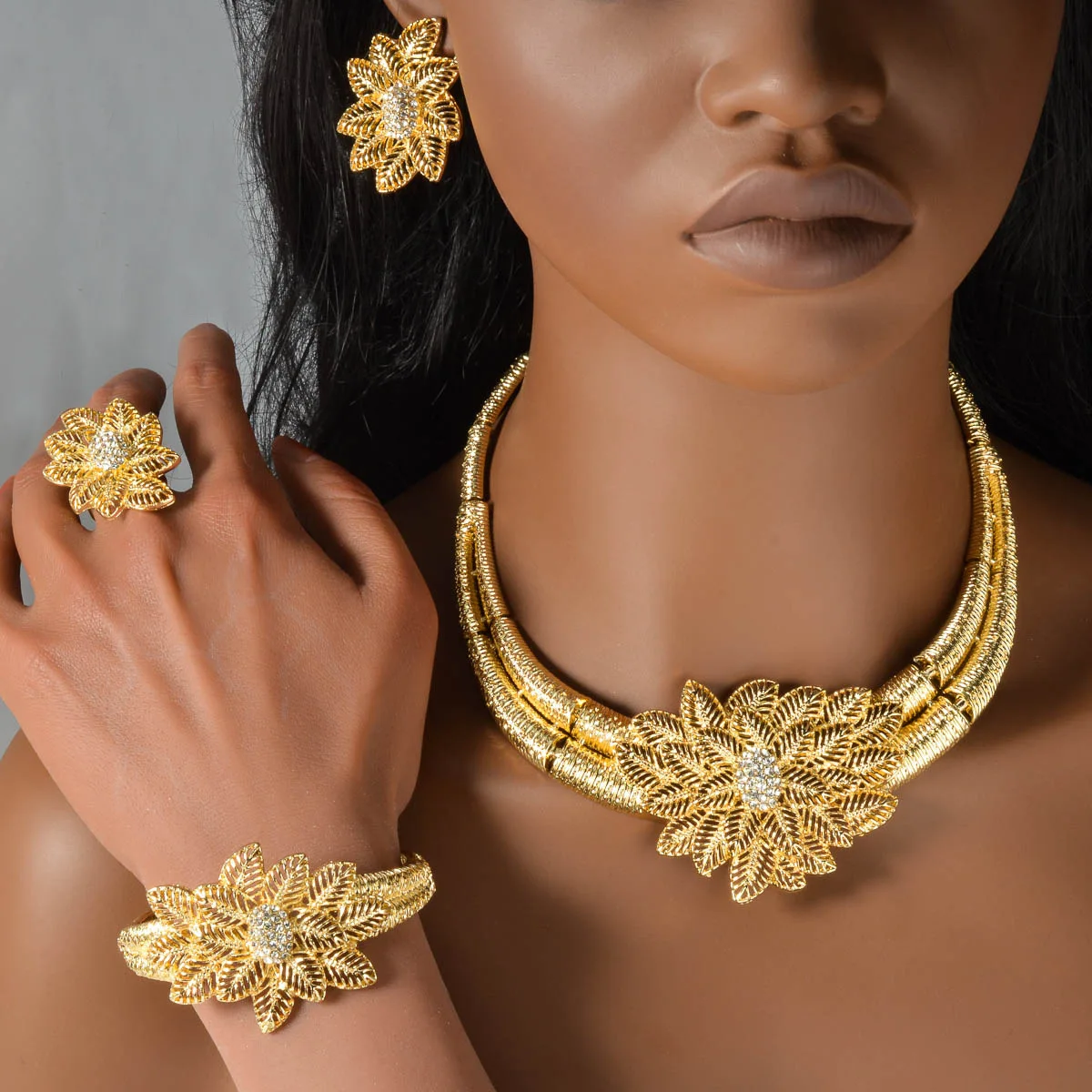 Vintage Zircon Jewelry Set for Women 2026 European And American High-End Light Luxury Earrings And Necklace Combo