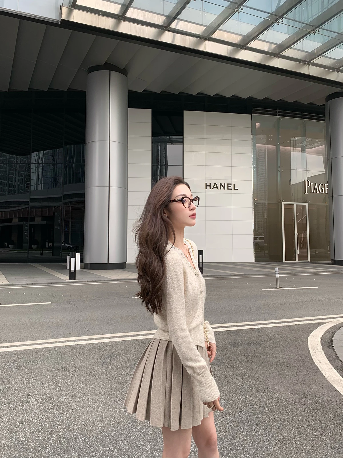 

Cchen Chencheng Salt Aesthetic V-ne Camere Beaded iny Knitwear Autumn New Design Women's Sweet Sle Long Sve Cardigan