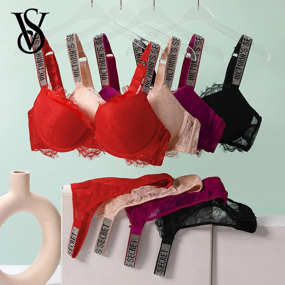 VS Sehr sexy Push-up-BH mit Wimpernspitzen-Spitzenbesatz, glänzendem Schriftzug und String, sexy Damen-Unterwäsche-Set