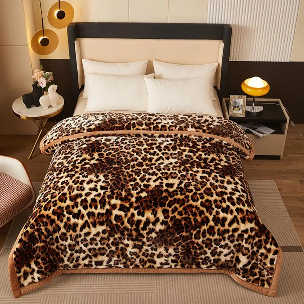 Double-layer Wool Blanket Reversible King Size Bed Blanket Luxurious Double-layered Floral Print Flannel for Maximum for Bed