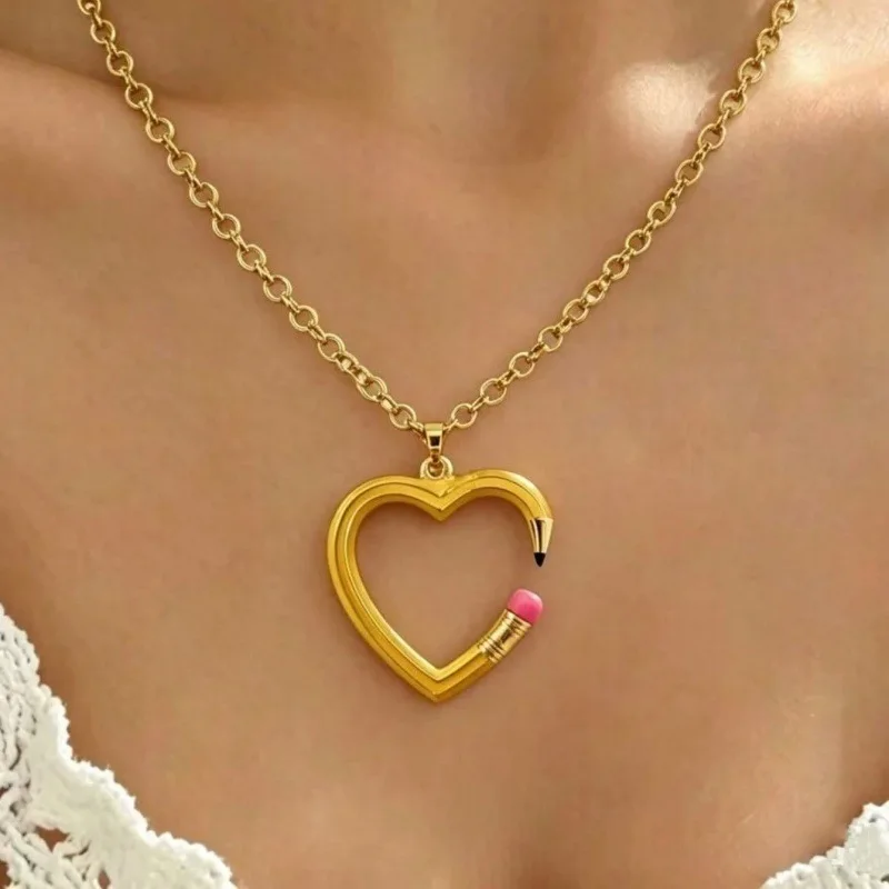 New love necklace, simple female heart-shaped hollow smooth pencil pendant, advanced collarbone chain manufacturer