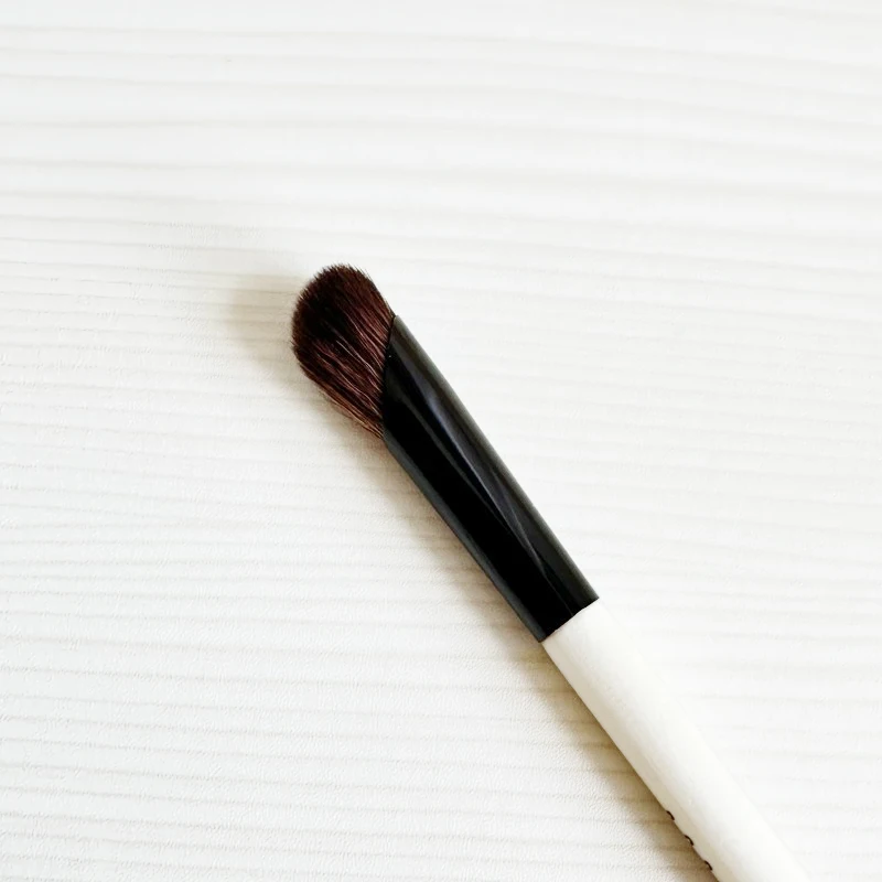 Makeup Brush Dual-ended Fingertip Full Coverage Eye Shadow Brush Wood Handle Synthetic Shadow Concealer Cosmetic Brush