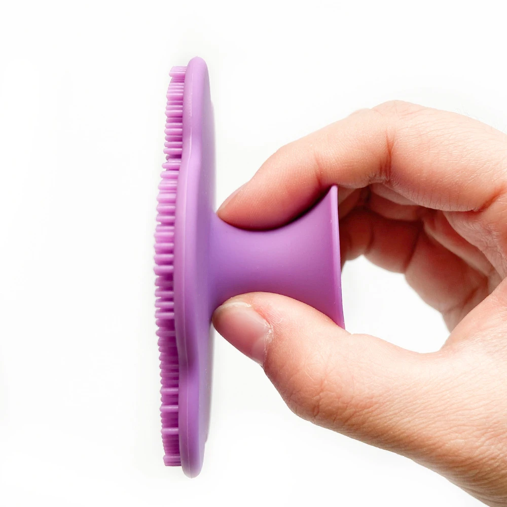 Brosse à shampoing en silicone violet pour bébé, massage, courbure douce, Q-bombe, bain et essuyage, résine, pas de déformation, gril de bain pour nouveau-né, bleu