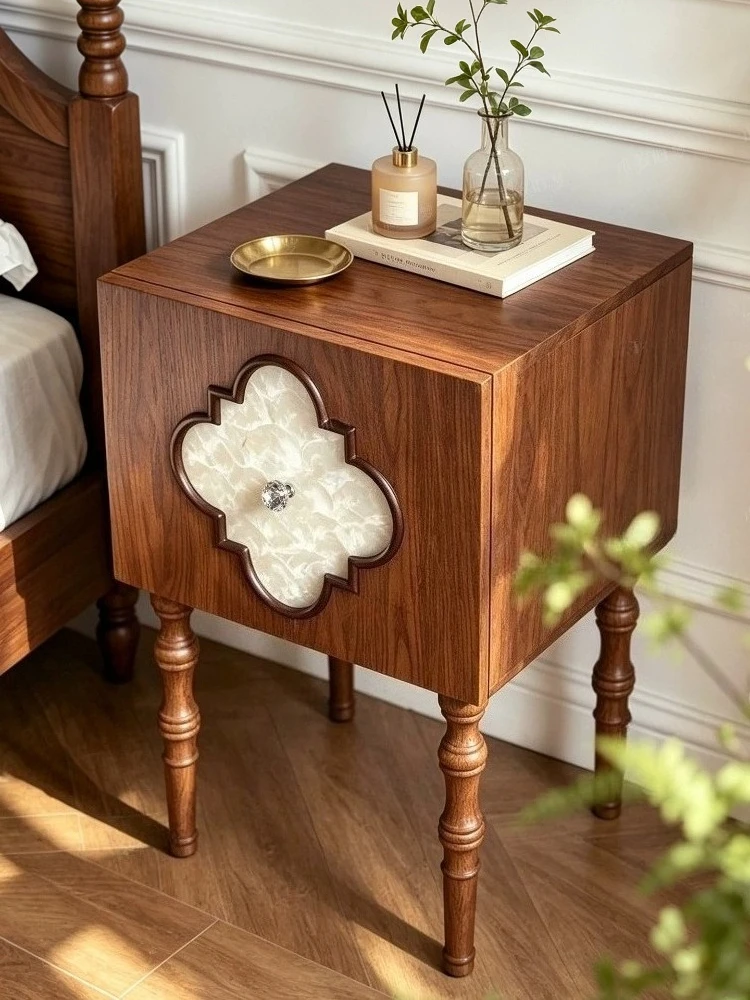 Solid Wood Nightstands French Antique Storage Nightstands Luxury Shell Decorative Bedroom Nightstand Retro Home Furniture