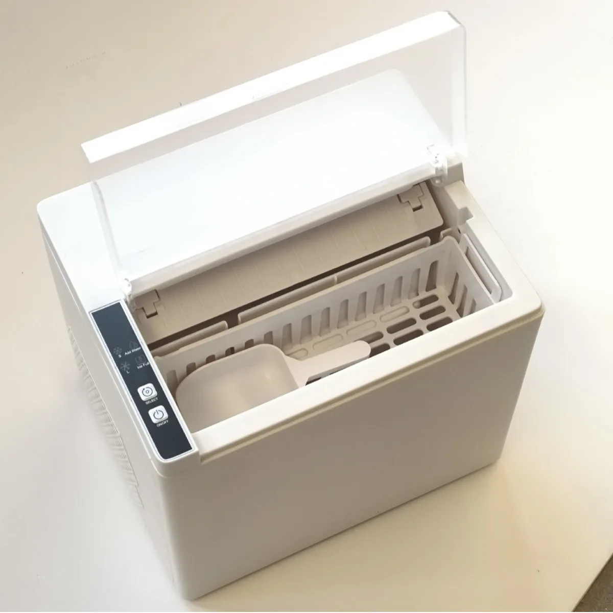 مناسبة لآلة صنع الثلج الصغيرة متعددة الوظائف عبر الحدود للتجارة الخارجية 110 فولت 220 فولت معيار الولايات المتحدة معيار بريطاني يورو