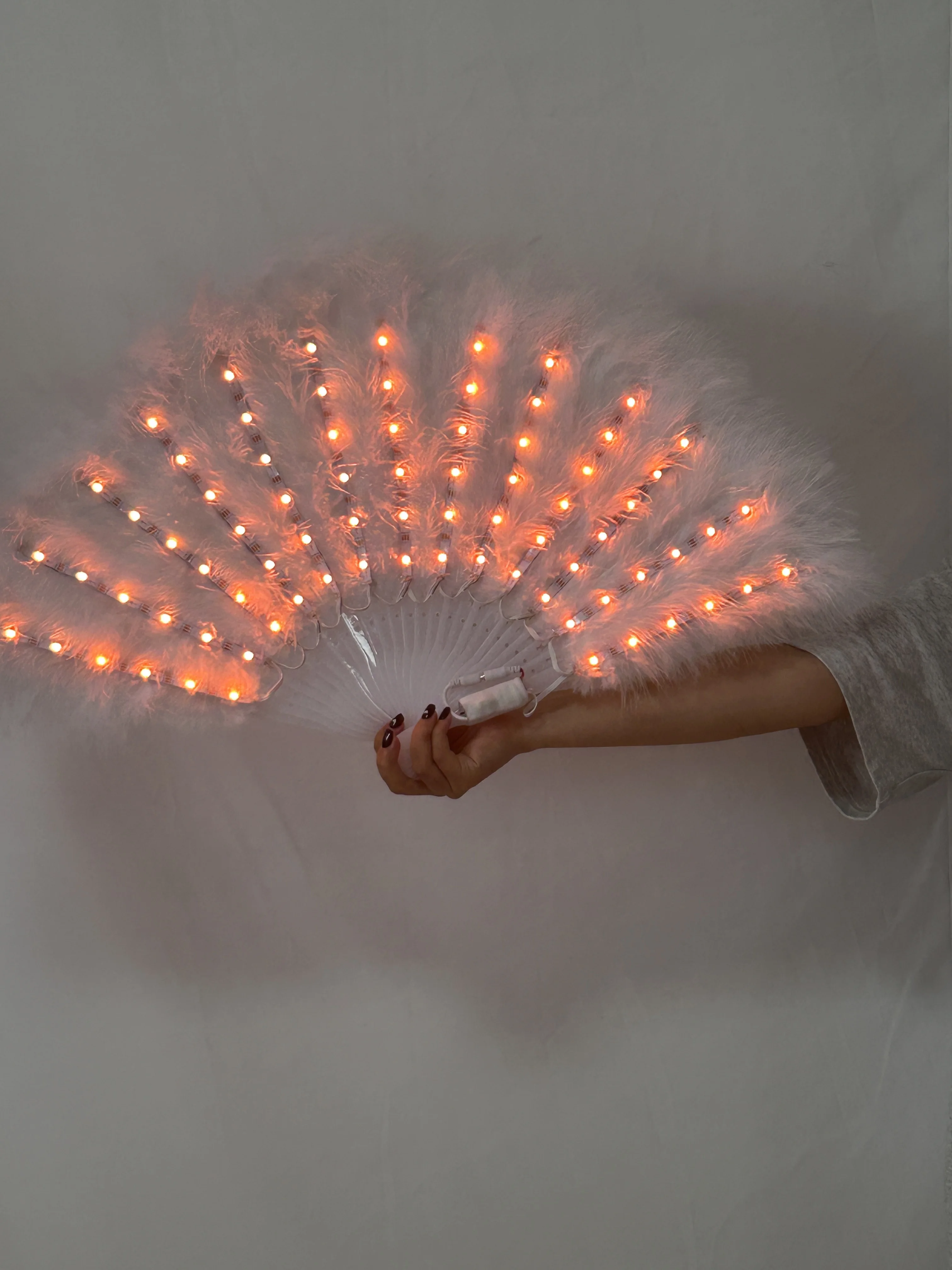 Right Hand Fan LED Lighting White Feather Fan 40*70cm Stage Performance Character Props Portrait Shooting Costume Matching Props