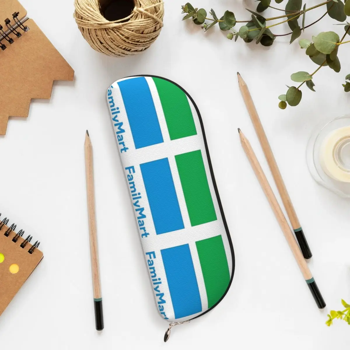 ファミリーマート鉛筆ケースペンホルダー収納文具用品大容量ペンボックス鉛筆バッグ学生ギフト用