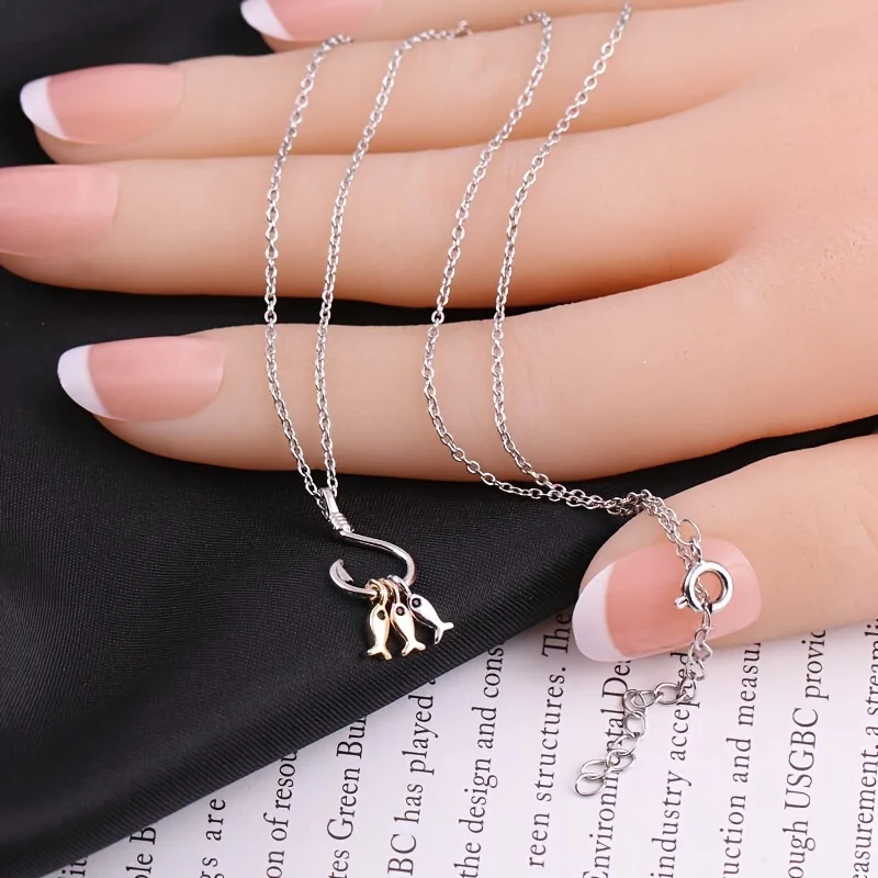 Creative Fish Hook Three Small Fish Necklaces For Women Fashion Rose Golden Women Short Collarbone Chain Jewelry For Women