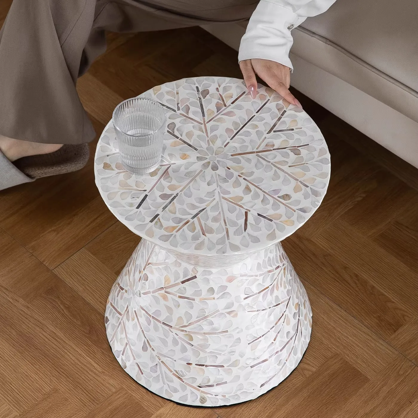 Light luxury Modern Creativity Shell Side Table Home use Living Room Tea Table Sofa Corner Advanced Decoration Small Round Table