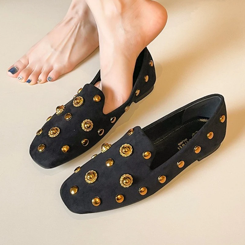 الجلد المدبوغ برشام مصمم المتسكعون النساء الراحة لينة وحيد حذاء كاجوال الإناث النمط البريطاني موضة العلامة التجارية مكتب حذاء مسطح النساء