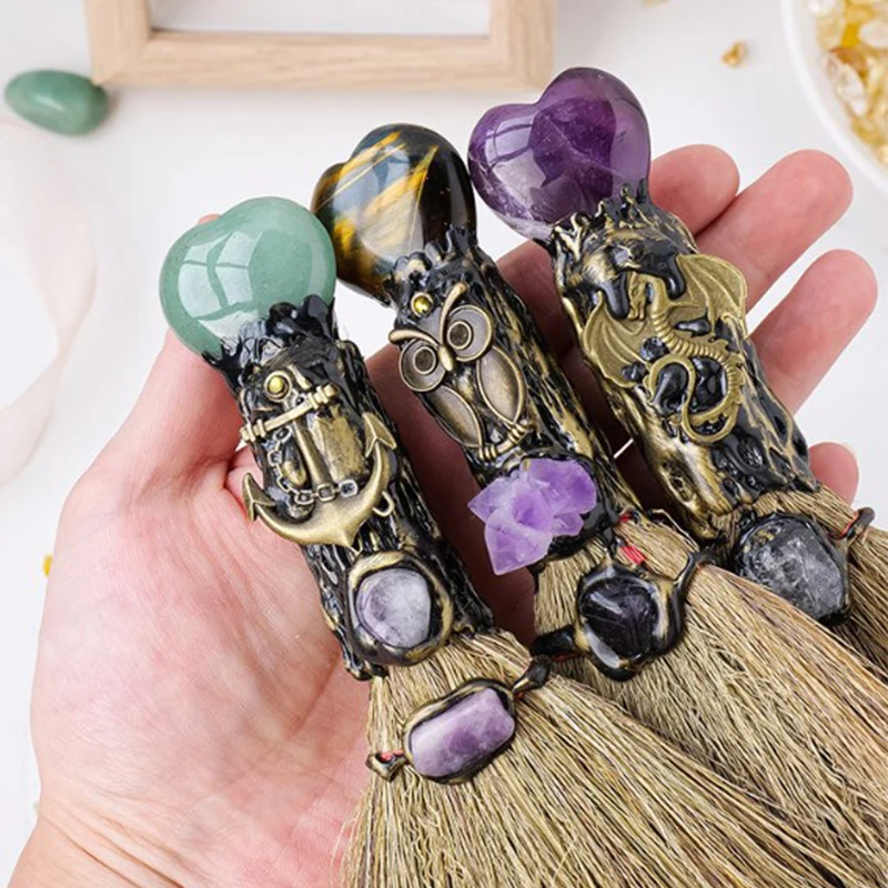 Natural Crystal Heart Shaped Magic Broom Witch Broom Reiki Gemstone For Cleaning Healing Fengshui Home Decorations