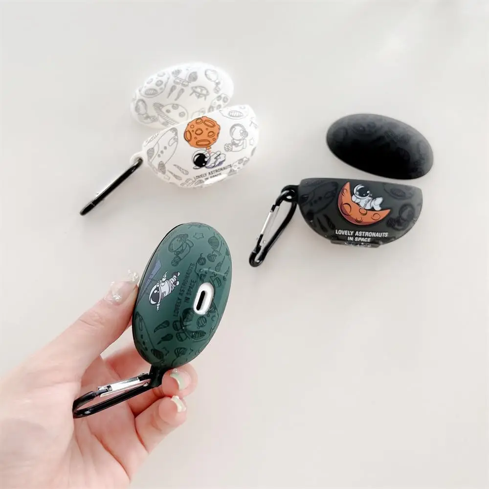 حافظة سماعة الرأس لهاتف Huawei Freebuds 6i (إصدار 2024)، غطاء لرااد الفضاء الكرتونية اللطيفة لرجل الفضاء الكريستالي مع خطاف