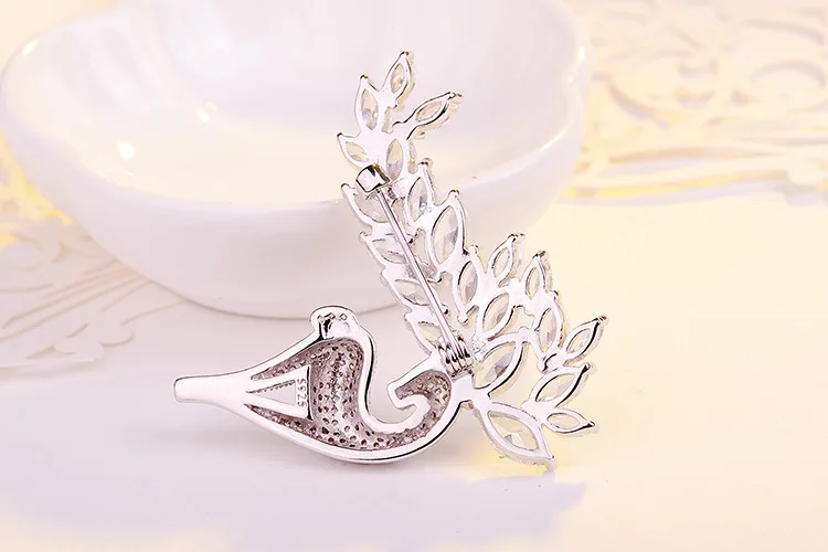 Women Fashion Luxury 925 Sterling Silver Shiny Crystal CZ Cute Deer Reindeer Brooch For Lady Party Brooches Pins Gift Jewelry