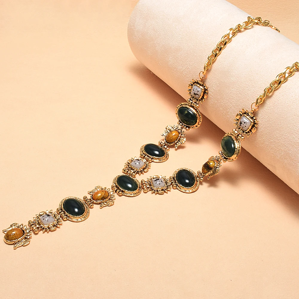 

Statement Cowboy Style Resin Stone Necklace for Women Vintage Geometric Beaded Pendants Necklaces Holiday Jewelry Accessories