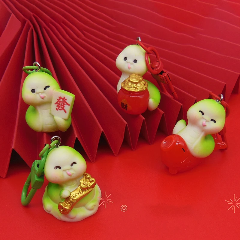 

Креативный модный кулон в виде змеи из смолы, брелок с мультяшным рисунком 2025 года зодиака, змеиный год, рюкзак, подвесной автомобильный орнамент, брелок для ключей